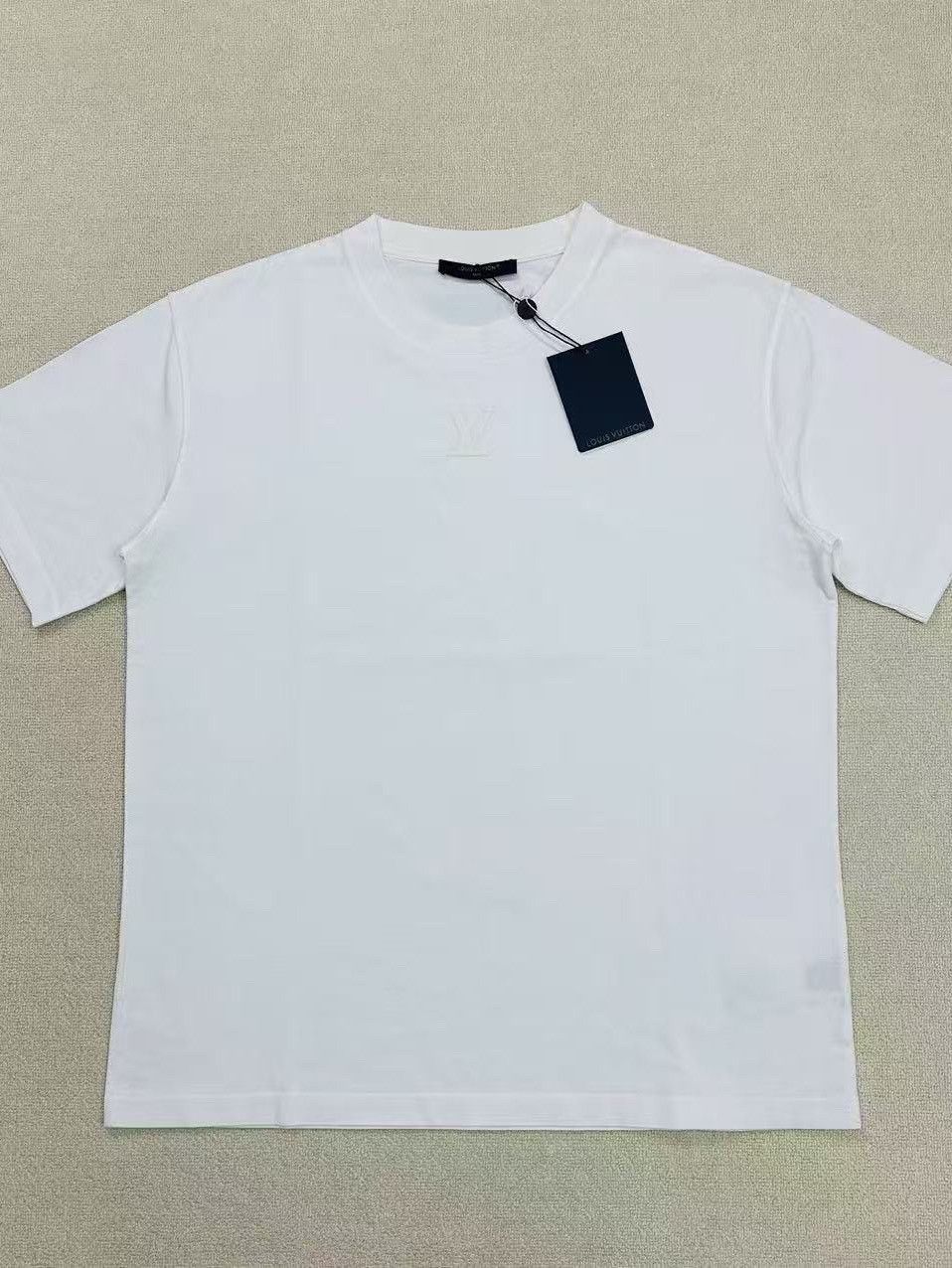 Louis Vuitton Louis Vuitton Debossed Logo T-Shirt Size M Size US M / EU 48-50 / 2 - 1 Thumbnail