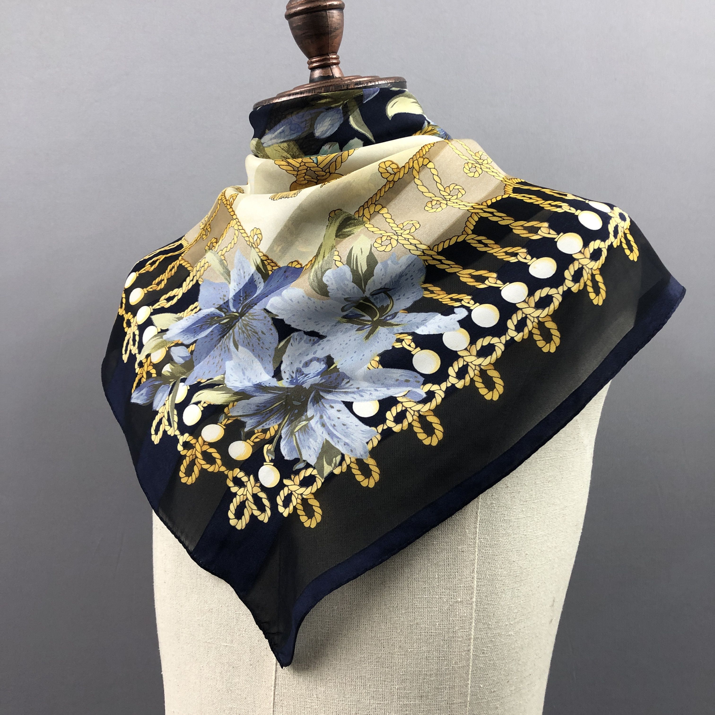 Other × Vintage Vintage La Fenice SILK Scarf Twill Stole Wraps Scarves Size ONE SIZE - 3 Thumbnail
