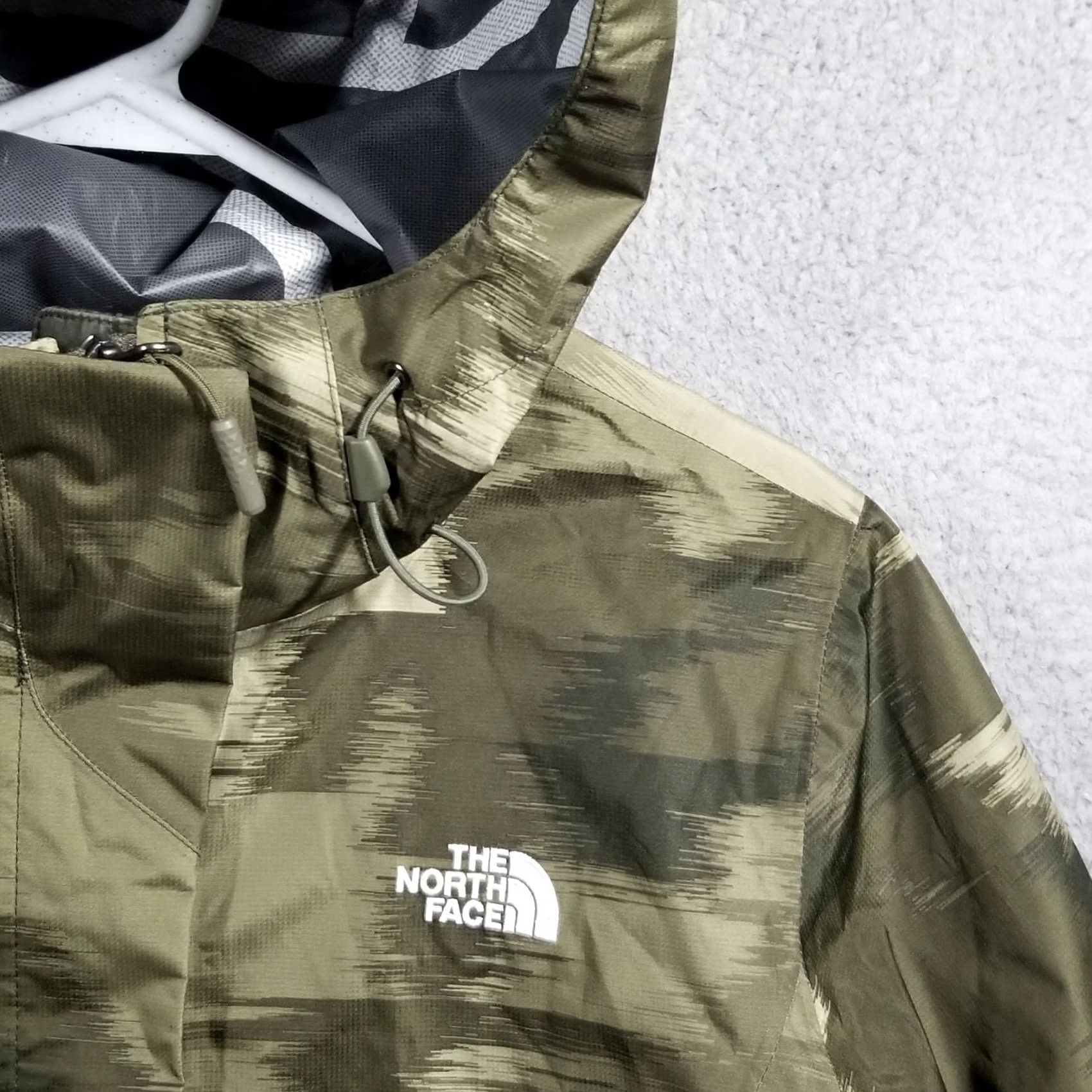 The North Face The North Face Venture 2 Jacket Womens M Camo DryVent Waterproof Hooded Size M / US 6-8 / IT 42-44 - 3 Thumbnail