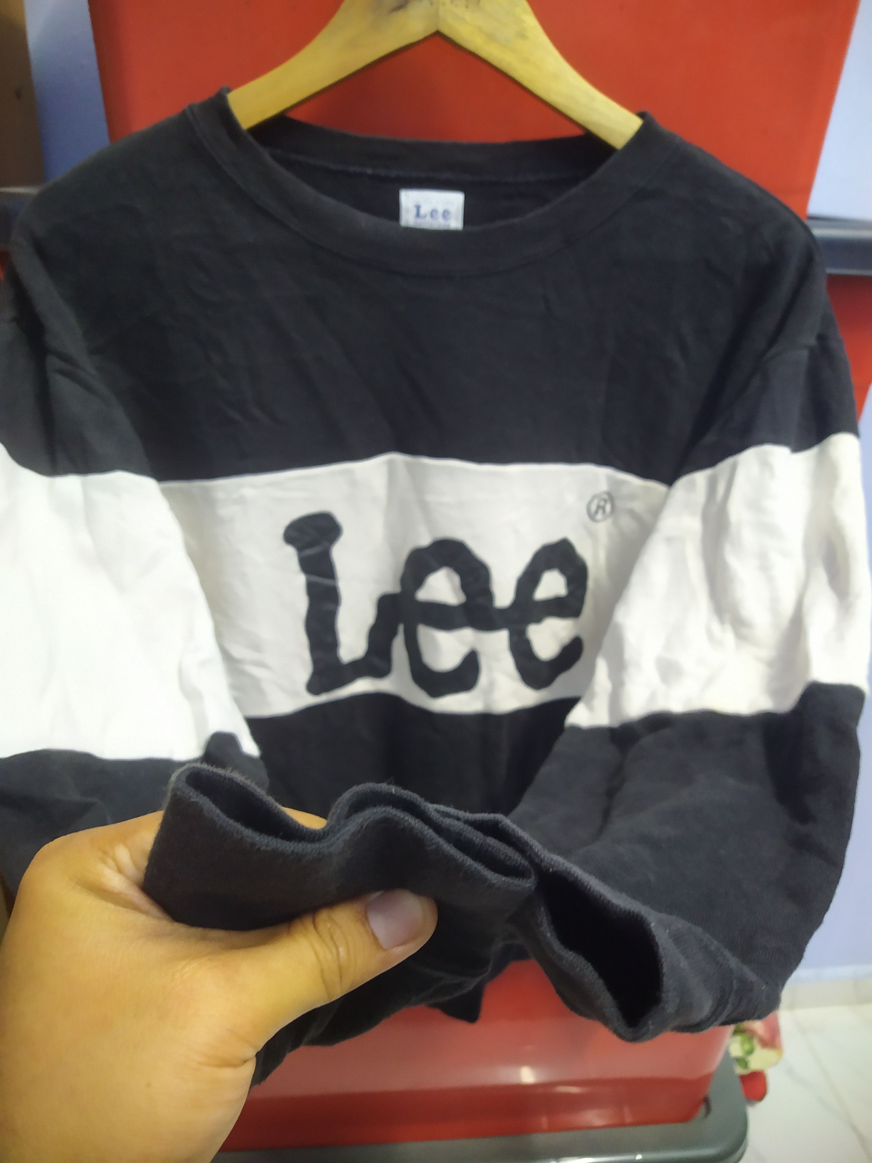 Vintage Vintage Lee Sweatshirt Big Logo Size US L / EU 52-54 / 3 - 3 Thumbnail