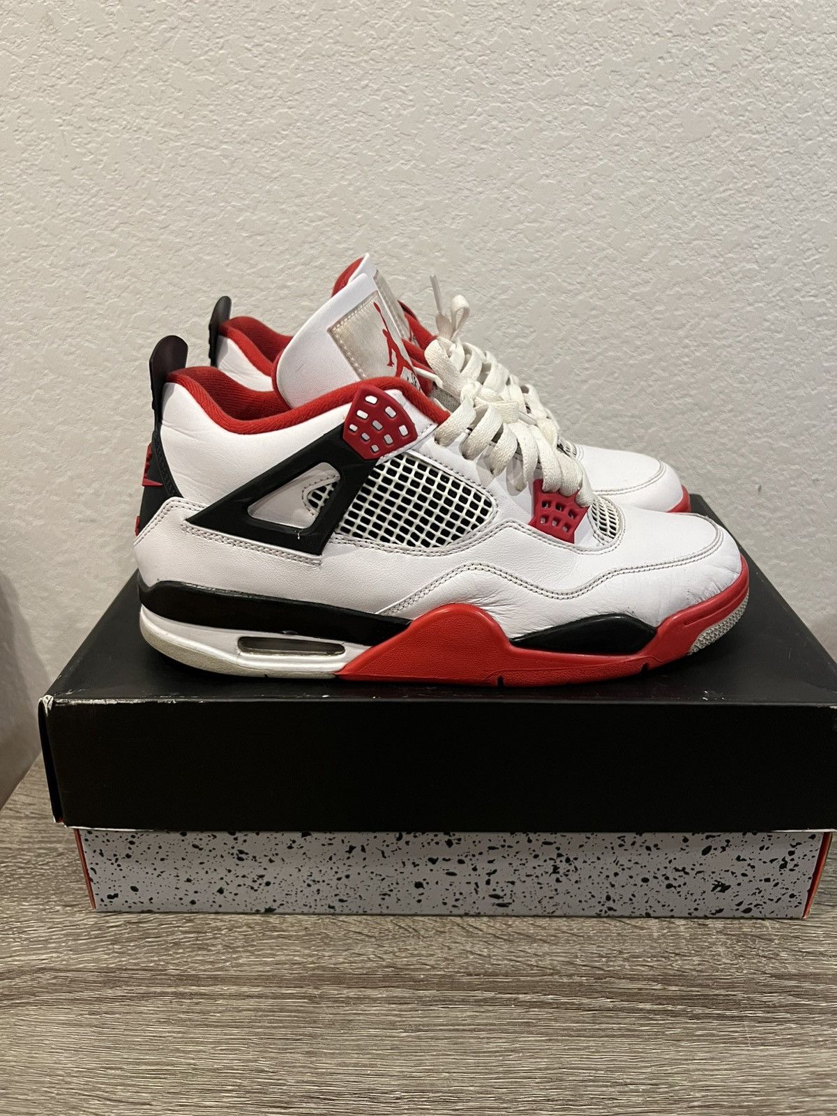 Jordan Brand Jordan 4 Retro Fire Red (2020) Size US 9 / EU 42 - 2 Thumbnail