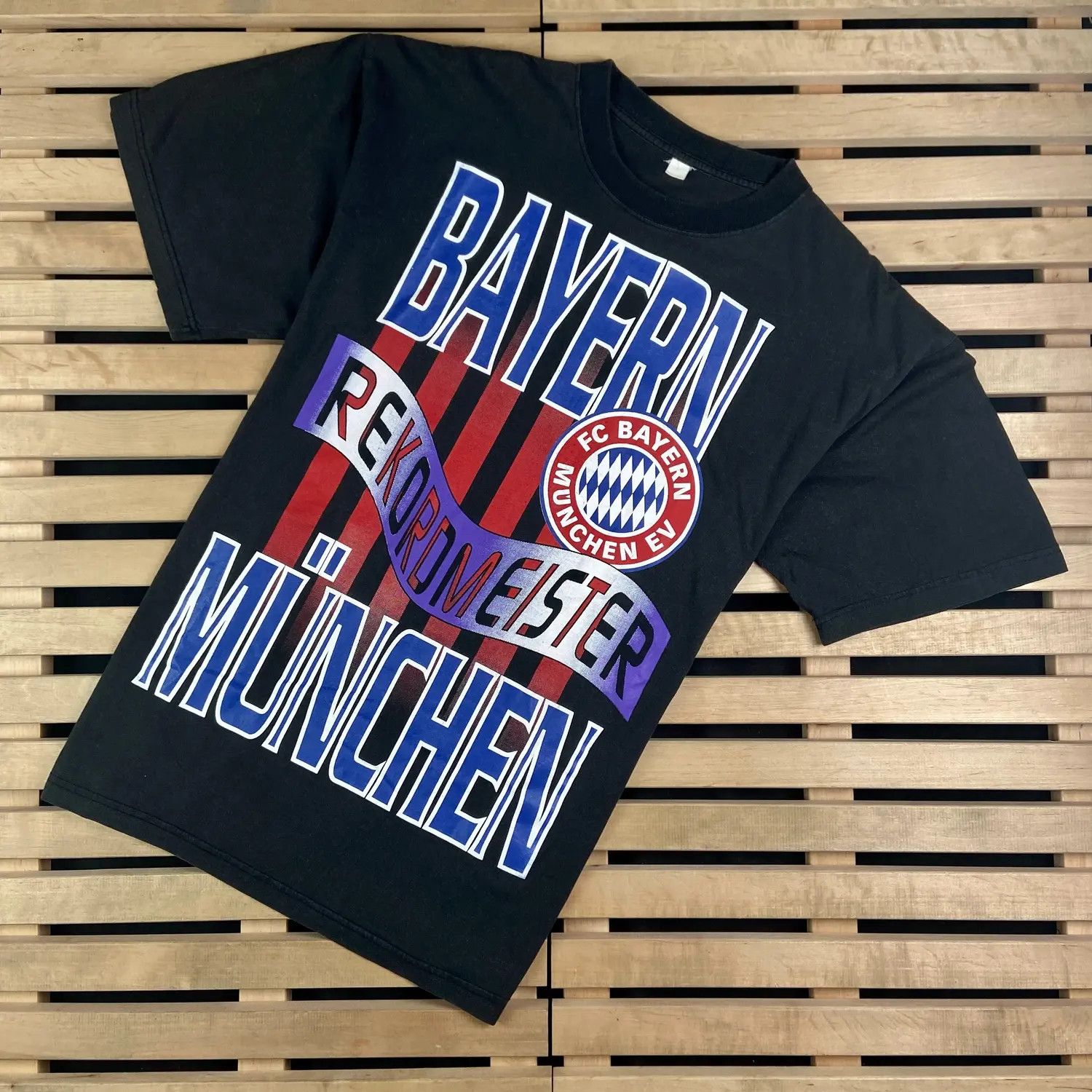 Vintage Mens Vintage T Shirt Bayern Munchen Rekordmeister Size XL Size US XL / EU 56 / 4 - 1 Thumbnail