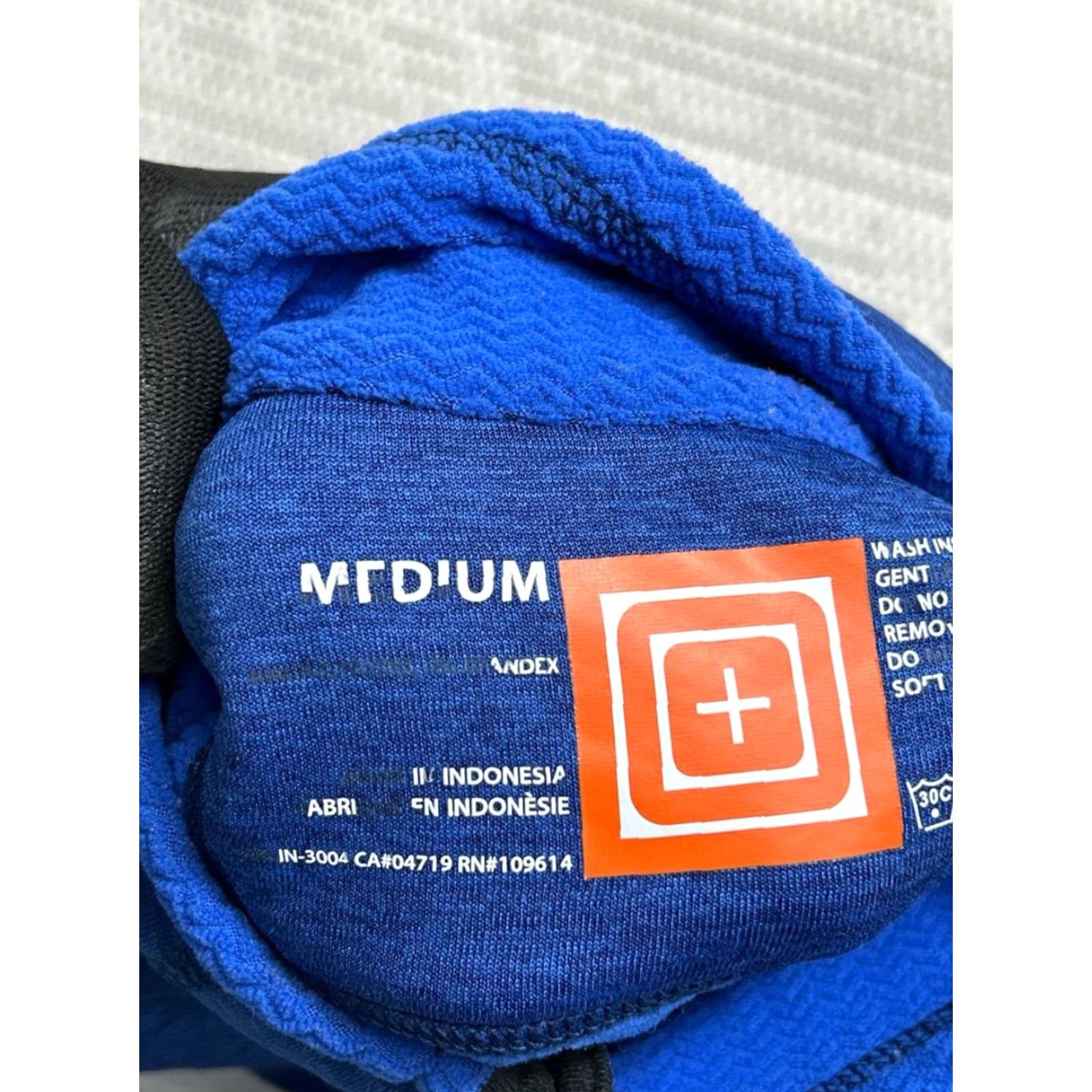 Vintage 5.11 Tactical Half Zip Fleece Sweatshirt Mens M Blue Logo Zipper Mock Neck Sweatshirt Size US M / EU 48-50 / 2 - 4 Thumbnail