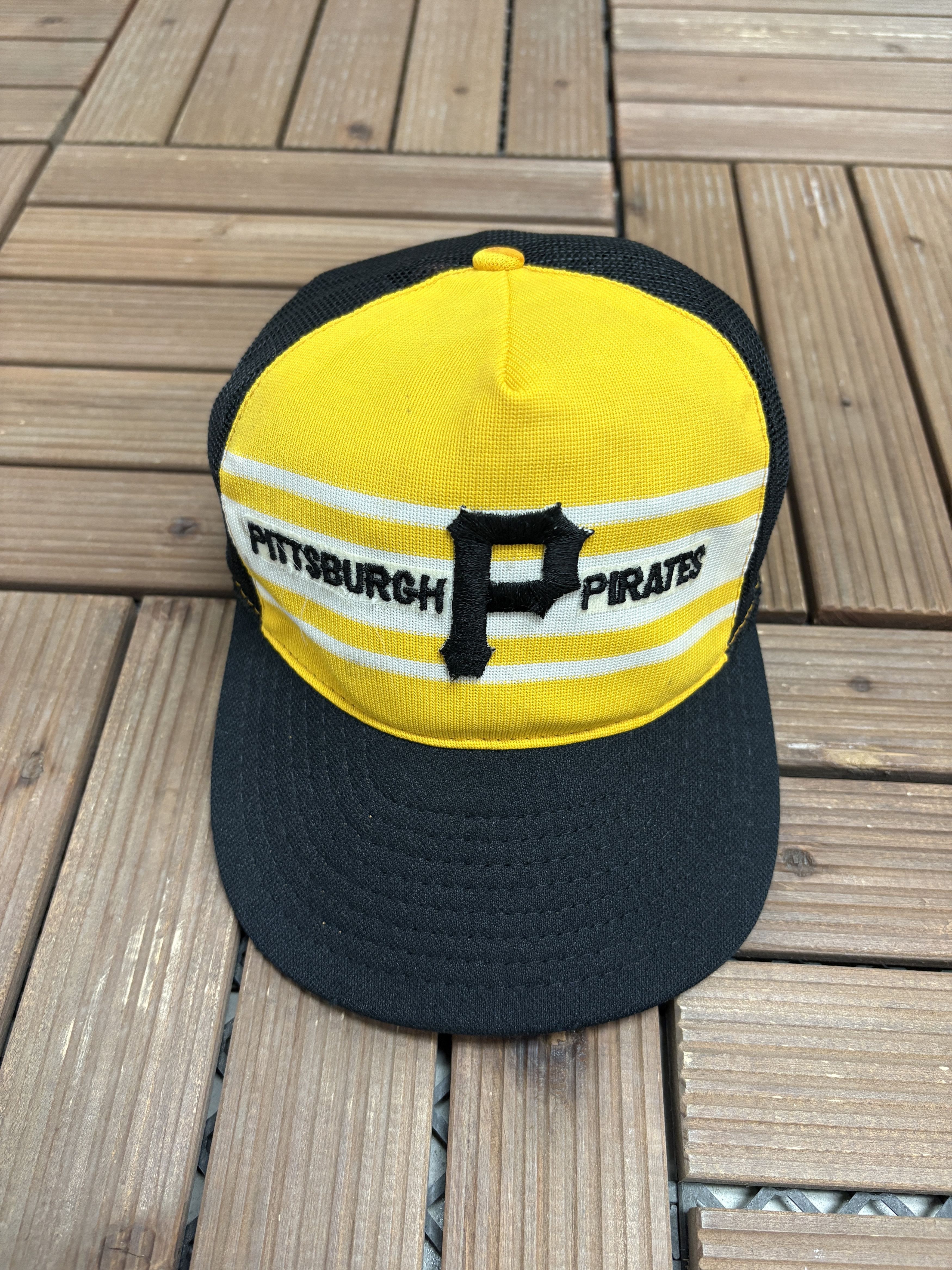 Vintage Pittsburgh Pirates Stitched Vintage Trucker Snap Back Hat Size ONE SIZE - 2 Thumbnail