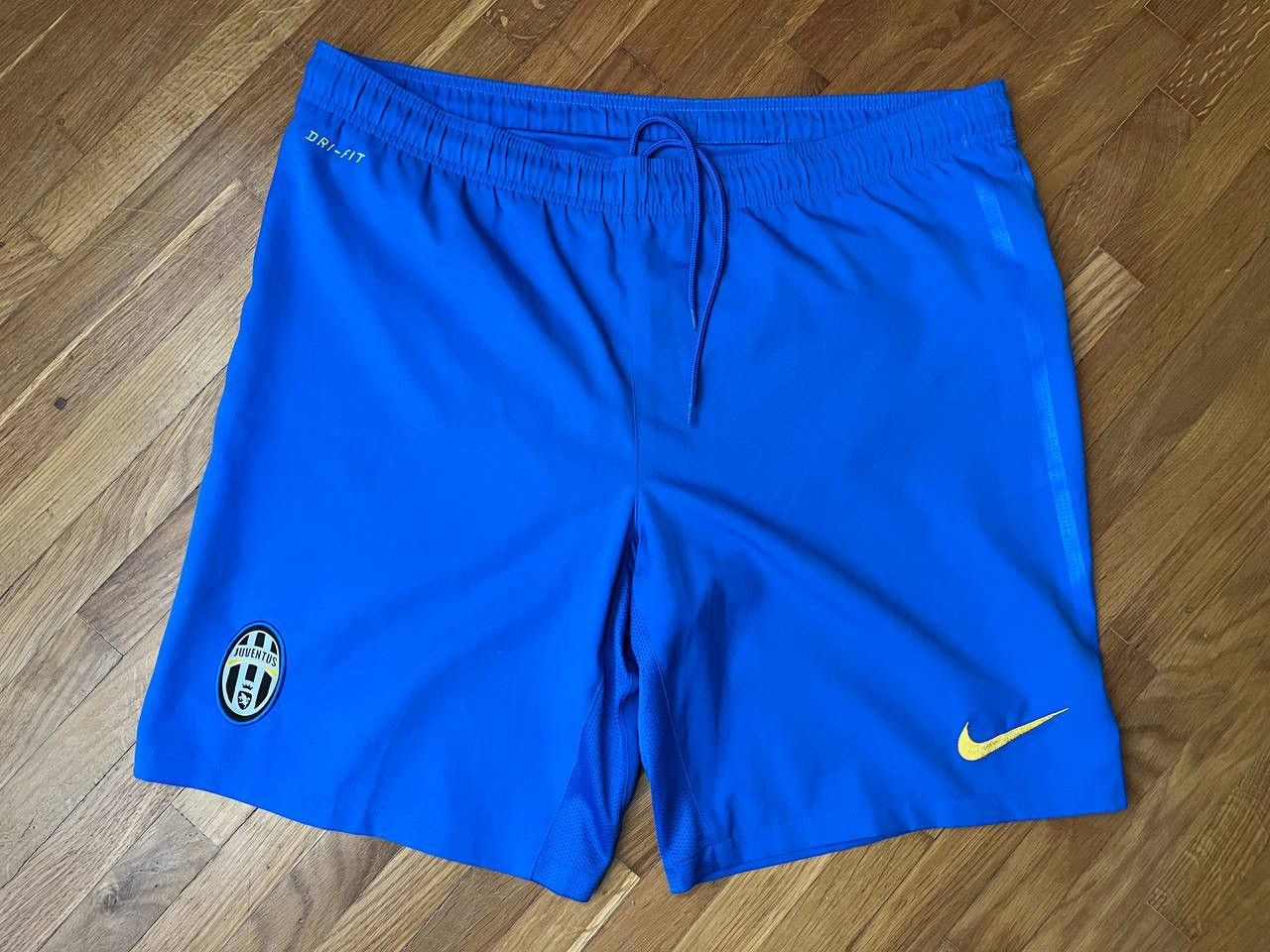 Nike Nike Juventus FC 2014-2015 shorts Size US 38 / EU 54 - 1 Thumbnail