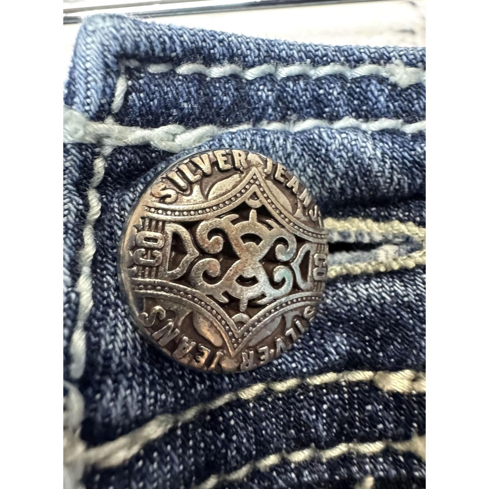 Silver Jeans Co. VINTAGE? No. Silver Jeans Co. Women's Denim Shorts Size 32x7 Size 24" / US 00 / IT 34 - 4 Thumbnail
