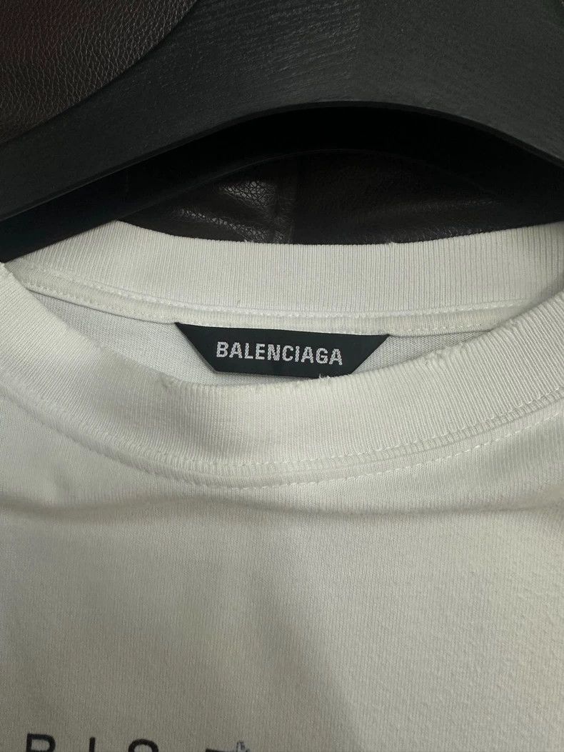 Balenciaga Balenciaga Double-sided cathedral print short-sleeve t-shi Size US L / EU 52-54 / 3 - 2 Thumbnail