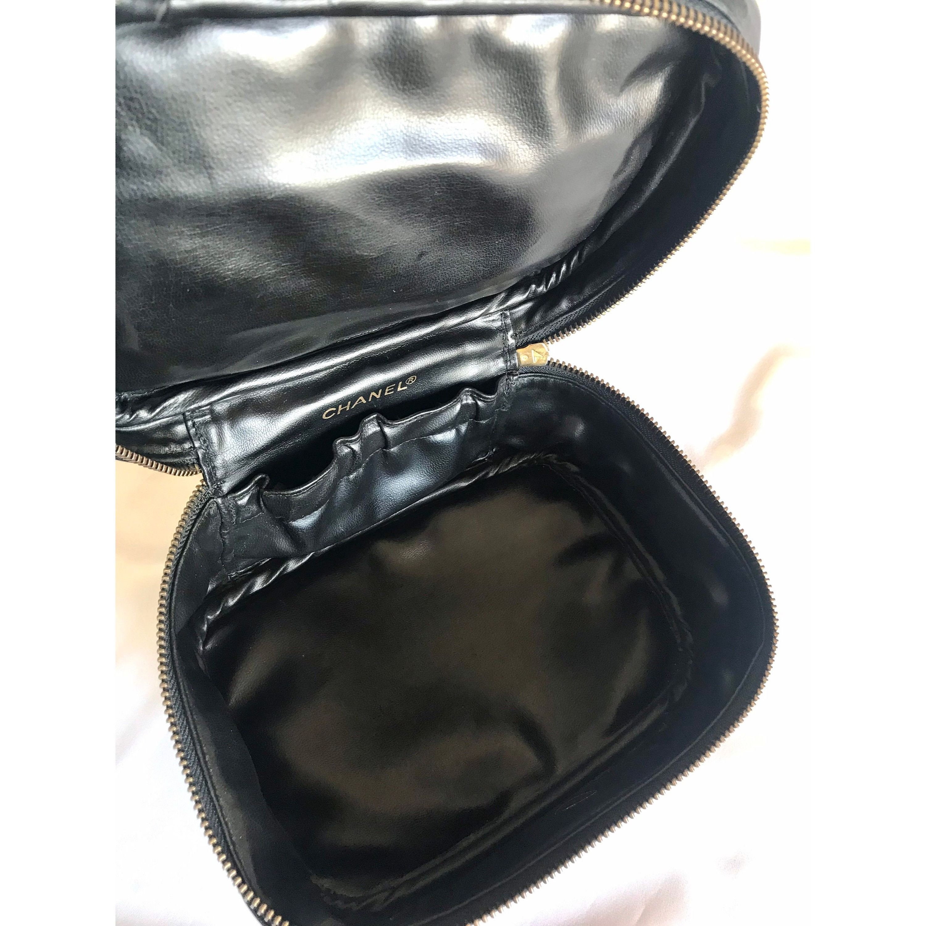 Chanel Vintage CHANEL calfskin classic cosmetic and toiletry purse Size ONE SIZE - 9 Thumbnail