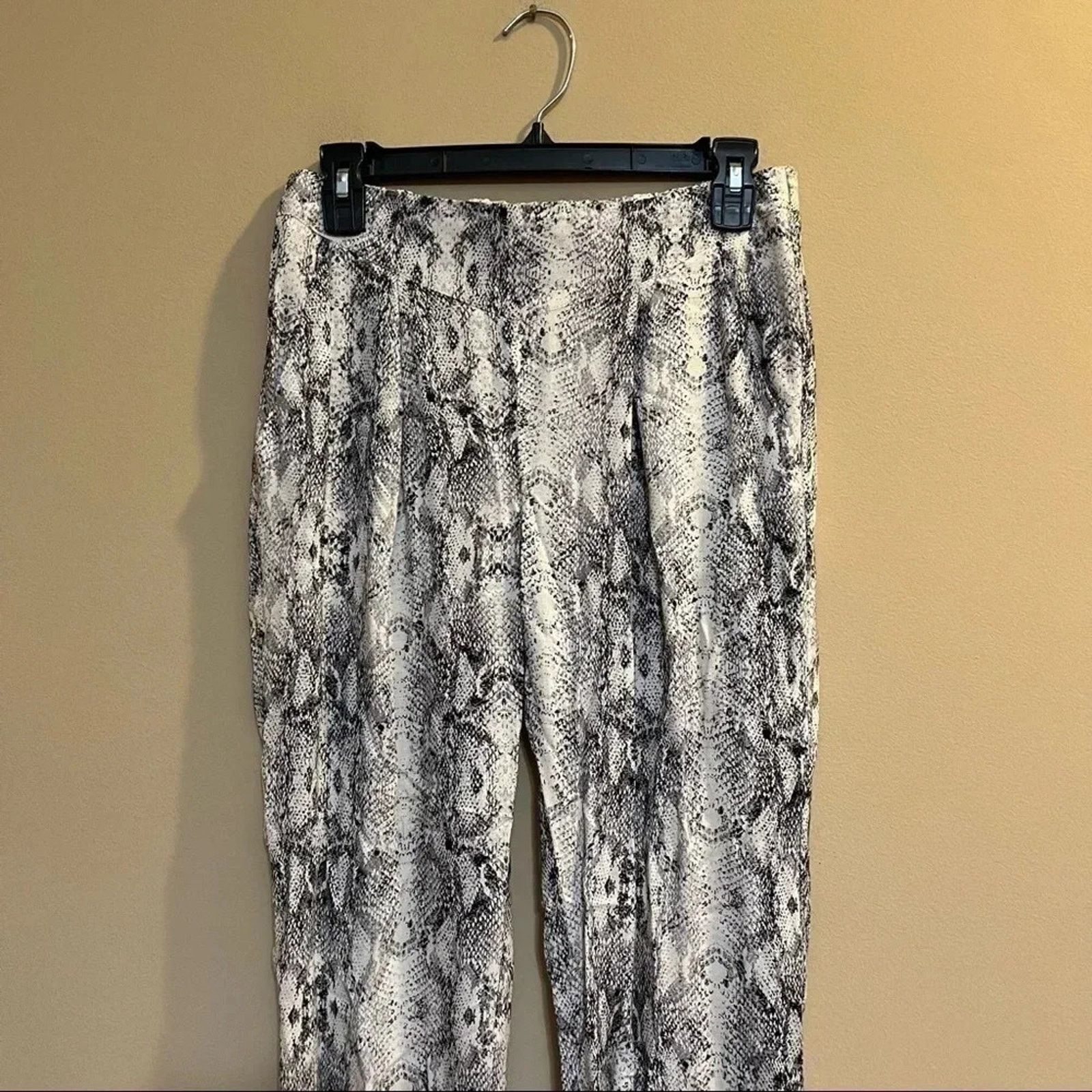 Other Miss Selfridge Pleated Soft Pants Snake Skin Women’s Size 6 Size 28" / US 6 / IT 42 - 4 Thumbnail
