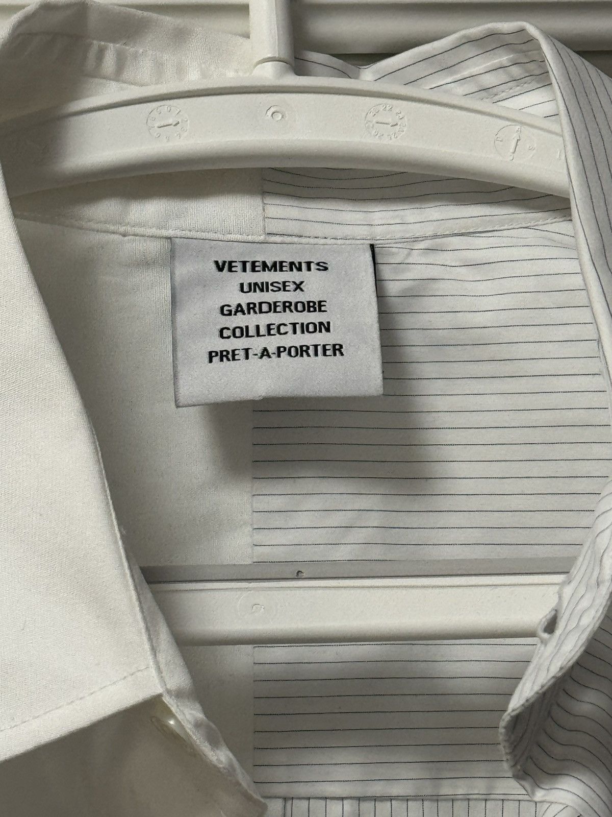 Vetements VETEMENTS White Oversized Logo-Print Shirt Size US S / EU 44-46 / 1 - 4 Thumbnail