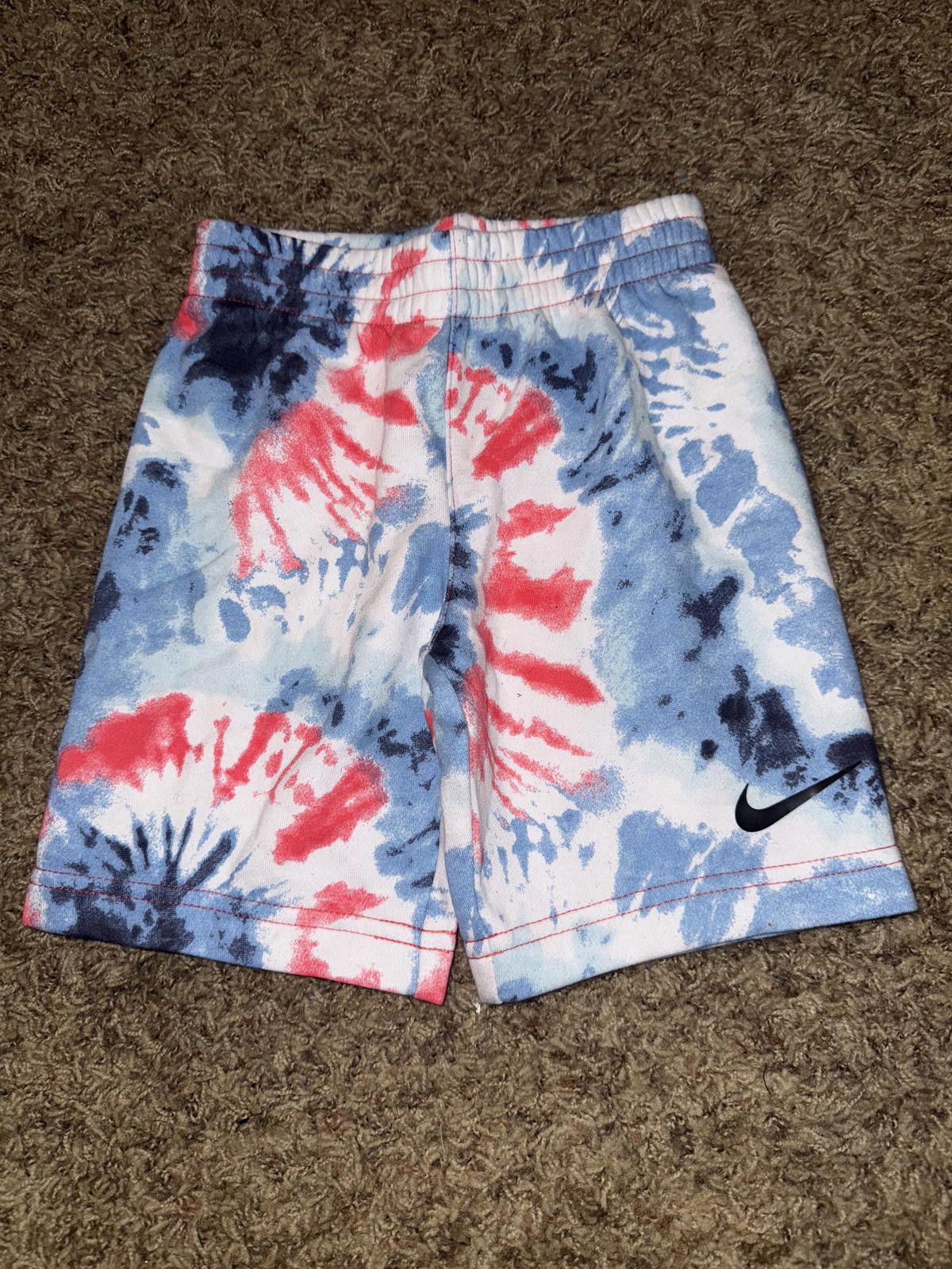 Nike Nike Little Boys' Tie Dye Club Shorts Set Size US 26 / EU 42 - 1 Thumbnail