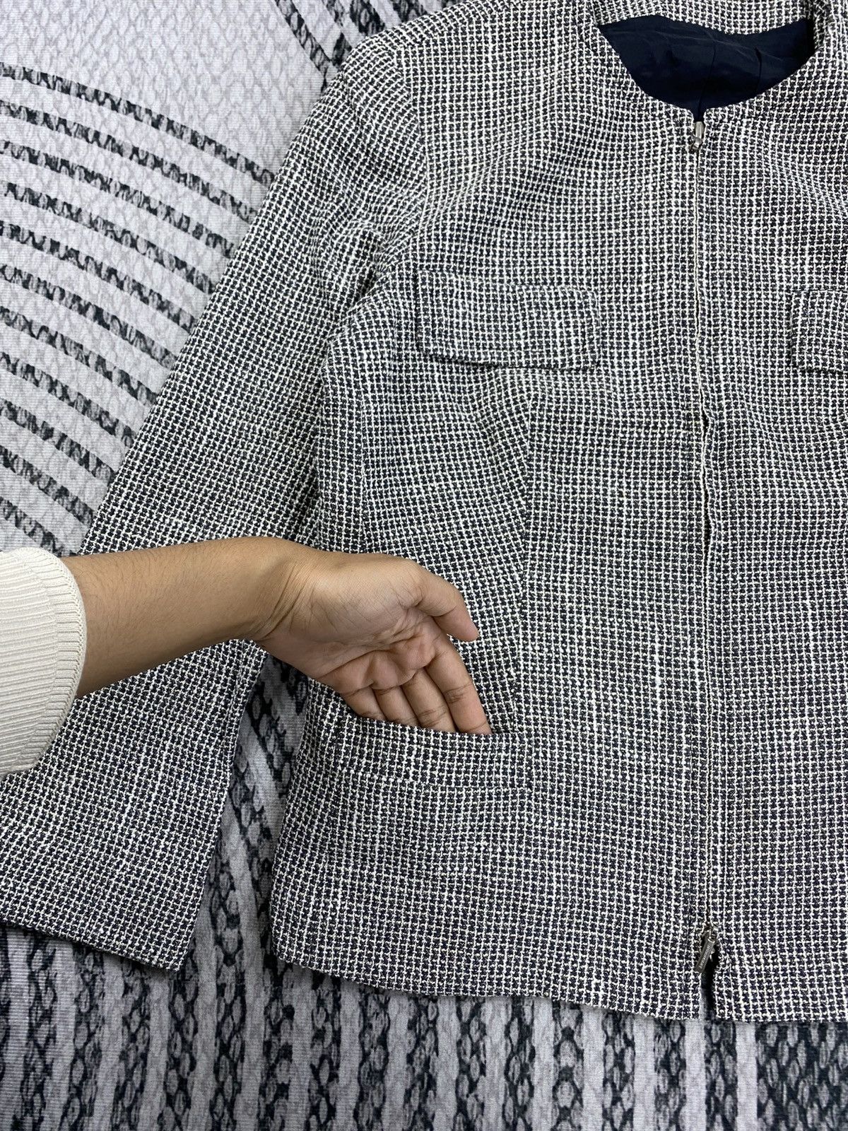 Burberry Vintage Burberry London No Collar Tweed Zipper Jacket Size S / US 4 / IT 40 - 6 Thumbnail