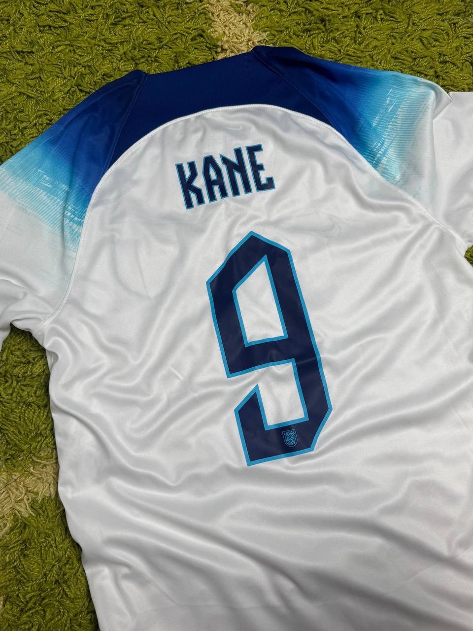 Nike Nike England 2022 Home Jersey Harry Kane #9 Size M Size US M / EU 48-50 / 2 - 6 Thumbnail