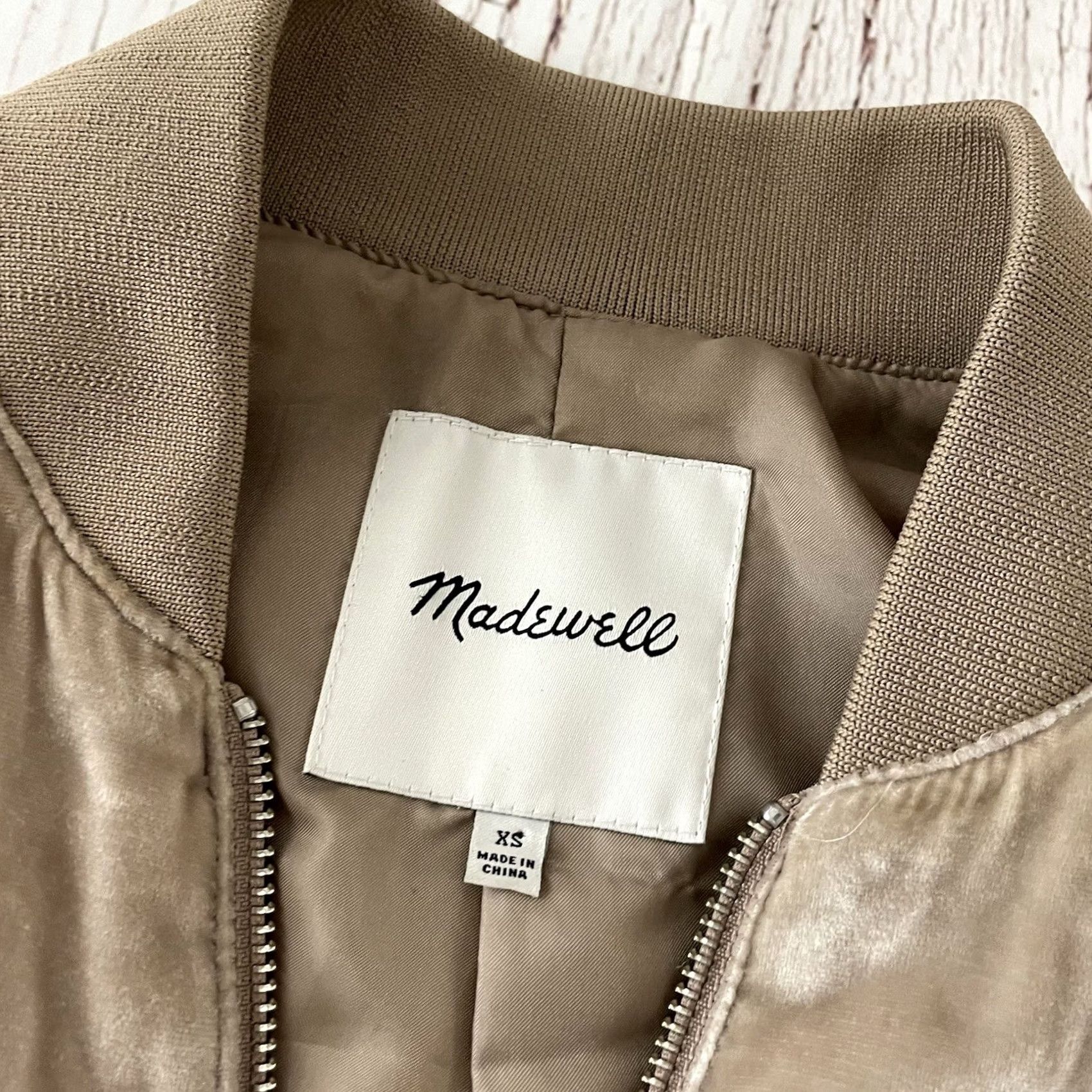 Madewell Madewell Full Zip Velour Jacket Women's XS Brown Bomber Jacket Casual Velour Jacket Womens XS Brown Madewell Full Zip Velour Jacket Size XS / US 0-2 / IT 36-38 - 2 Thumbnail