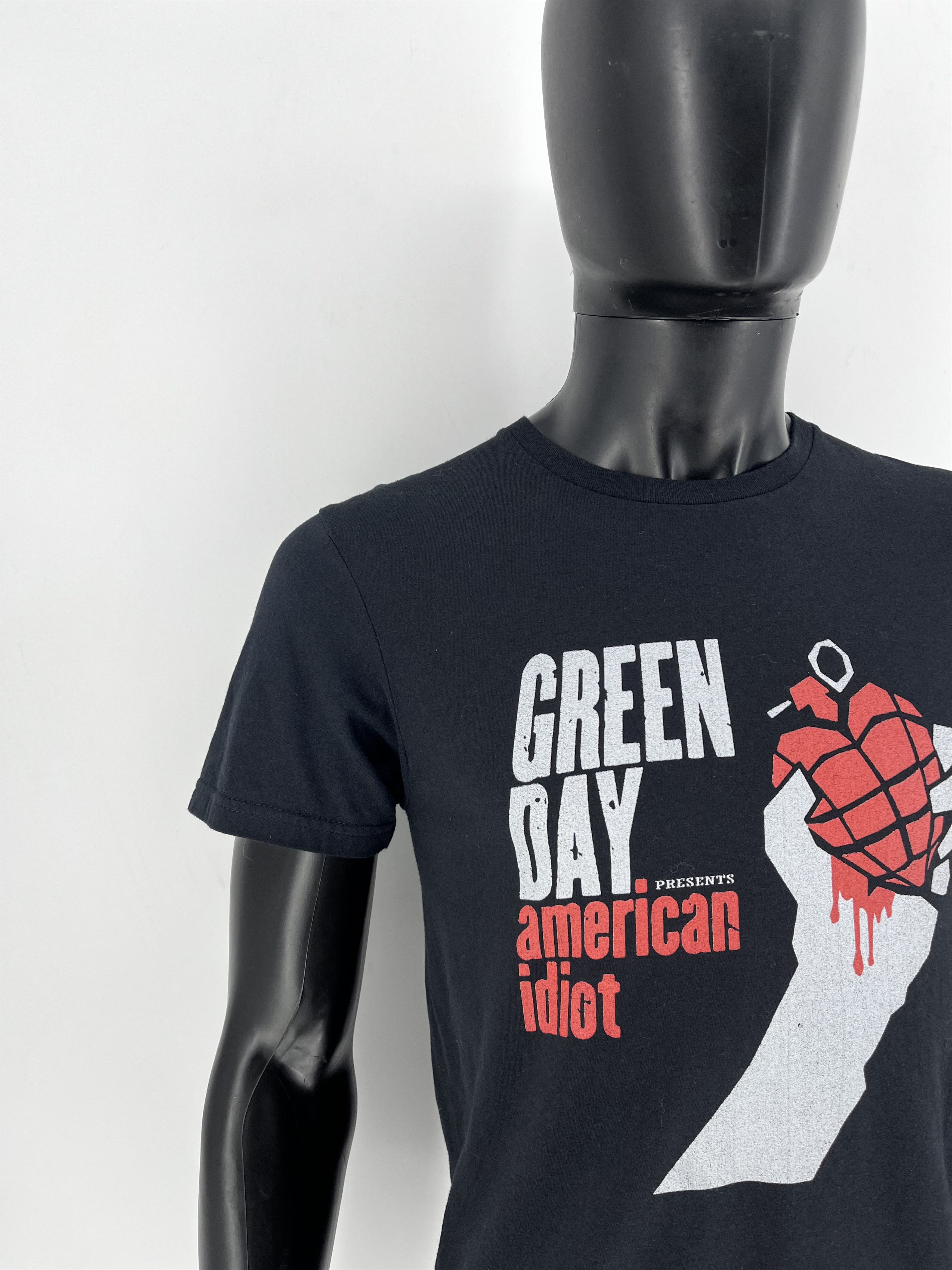 Band Tees Vintage Y2K Green Day American Idiot Tour Band Tee Size US S / EU 44-46 / 1 - 7 Thumbnail