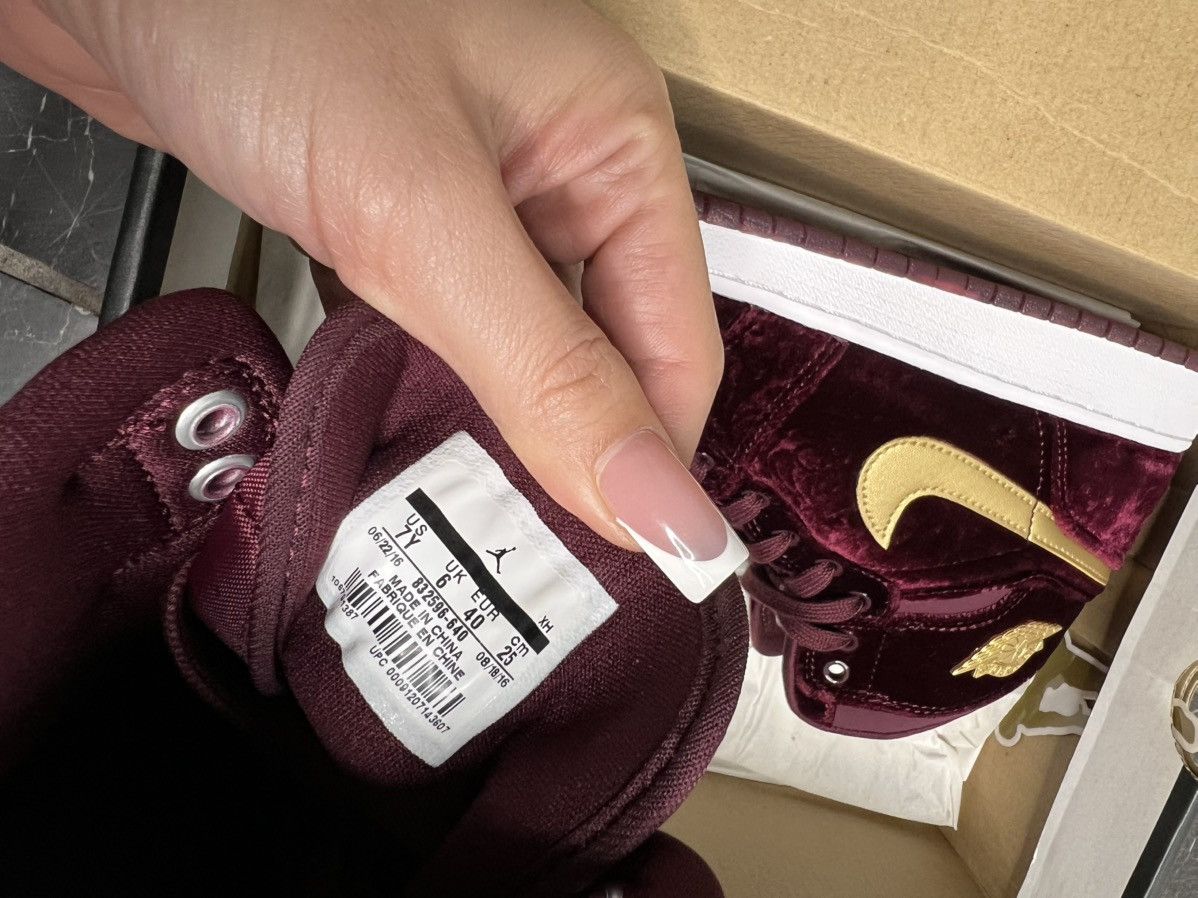 Jordan Brand Jordan Heiress Night Maroon 1s (2016) DS GS 7Y! Size US 7 / EU 40 - 8 Thumbnail