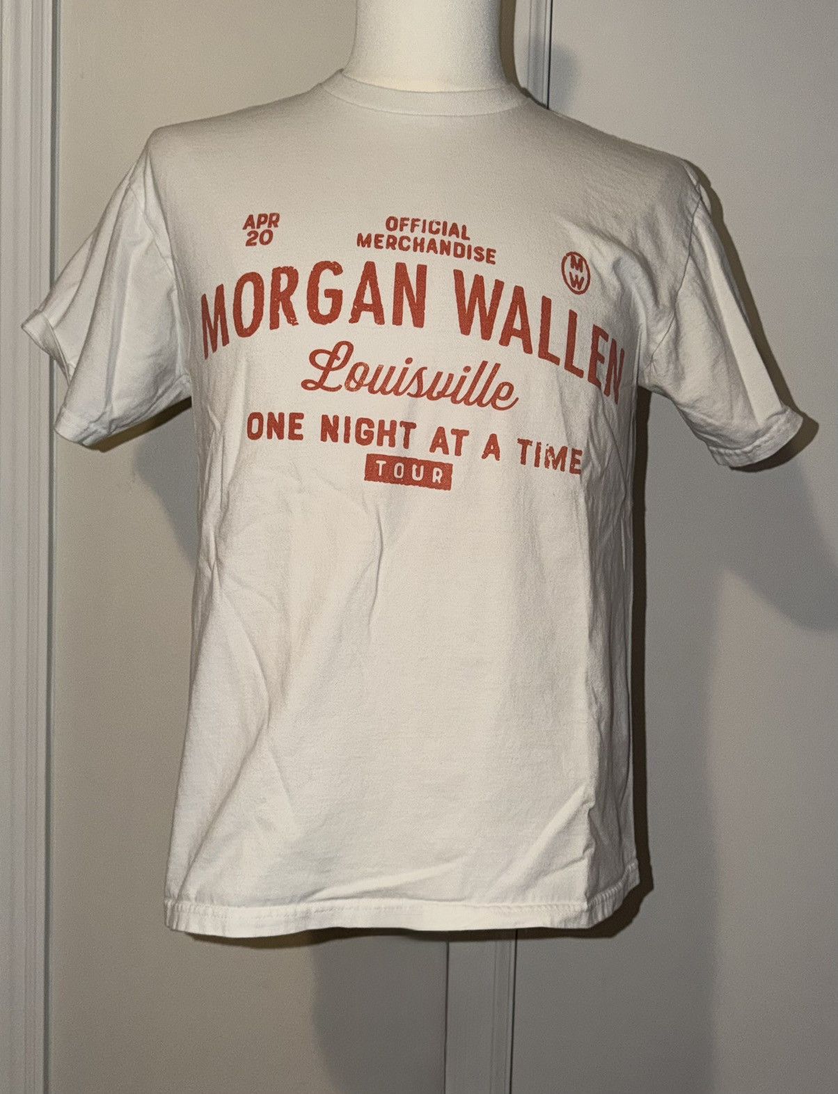 Gildan Morgan Wallen One Night At A Time Louisville KY Shirt Size M Size US M / EU 48-50 / 2 - 1 Thumbnail