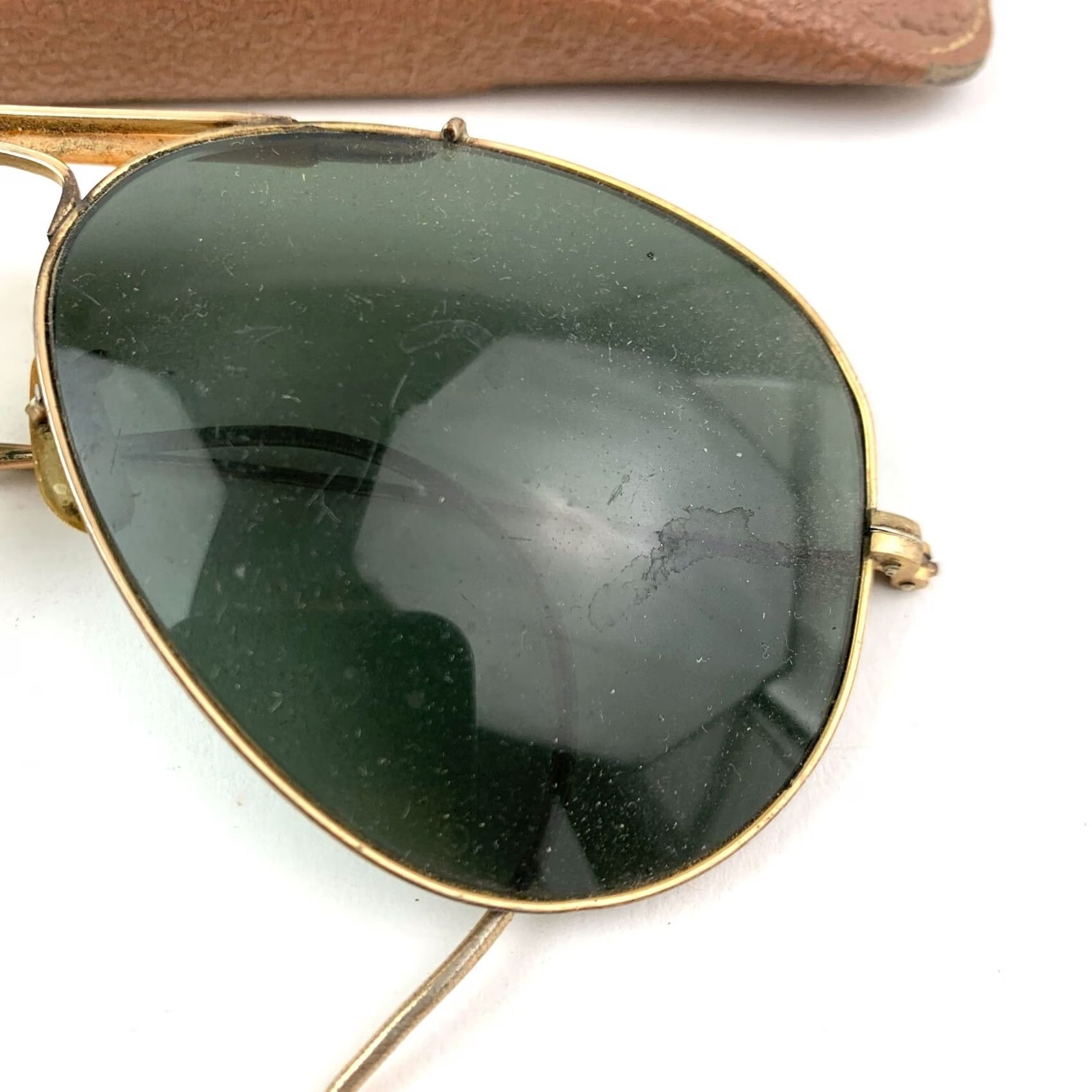 Vintage VINTAGE Ray-Ban Sunglasses Outdoorsman Gold Frames with Cable Arms Aviator Adult Unisex Men Women Gold Vintage B&L Included Size ONE SIZE - 3 Thumbnail