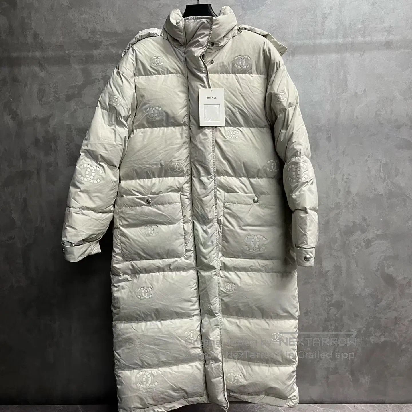 Chanel Chanel SIZE 42 Long printed hooded jacket with a plush lin Size L / US 10 / IT 46 - 1 Thumbnail