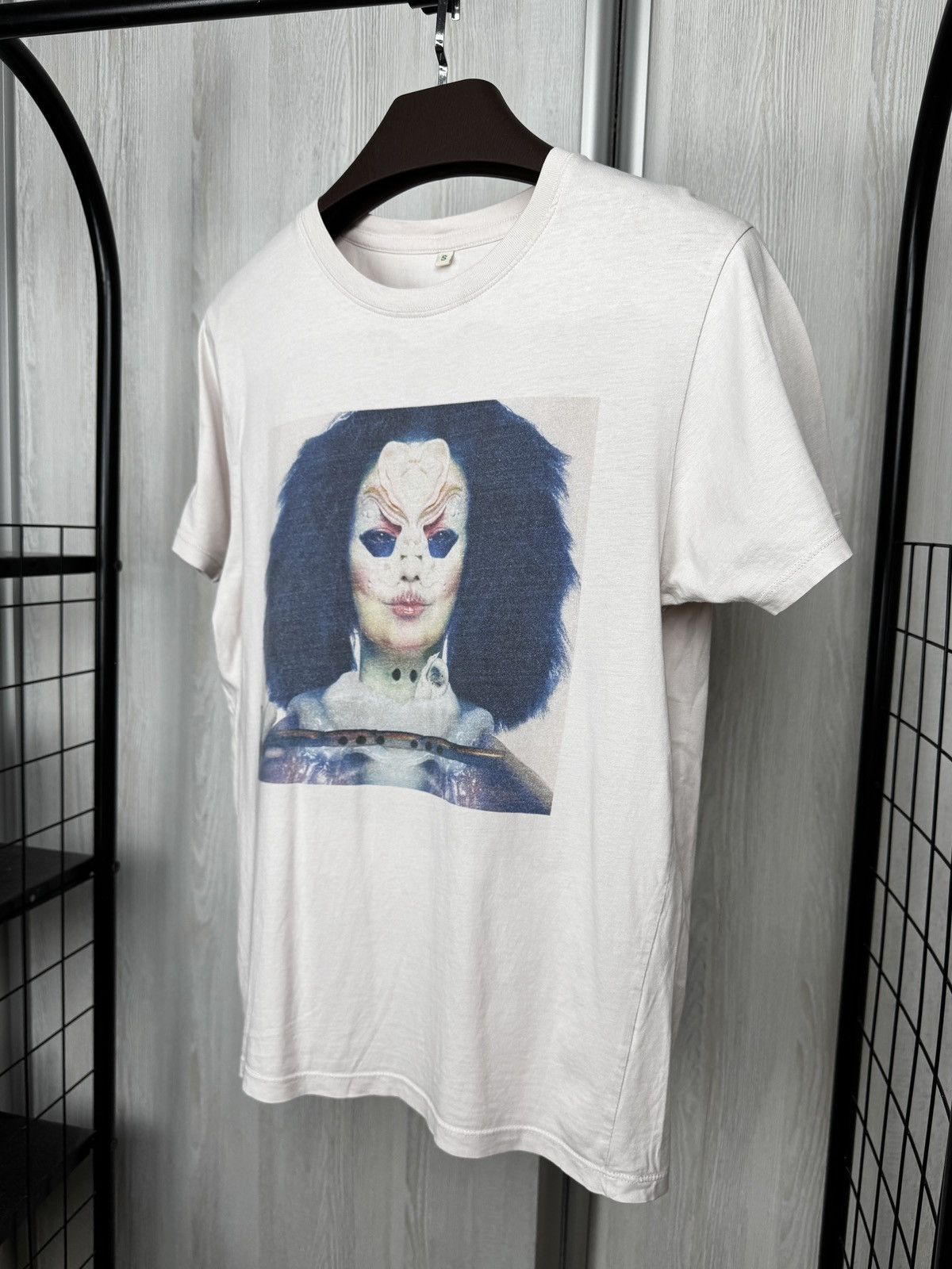 Band Tees Bjork Utopia light pink band tee shirt rare Size US S / EU 44-46 / 1 - 6 Thumbnail