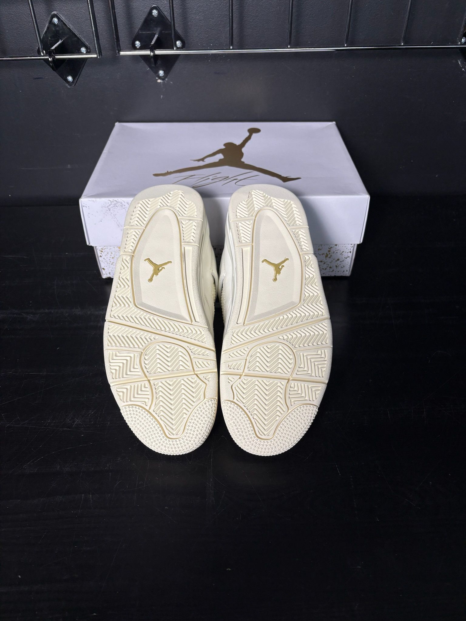 Jordan Brand Air Jordan 4 Retro "Metallic Gold" (WMNS) - Size 10 Size US 10 / IT 40 - 5 Thumbnail