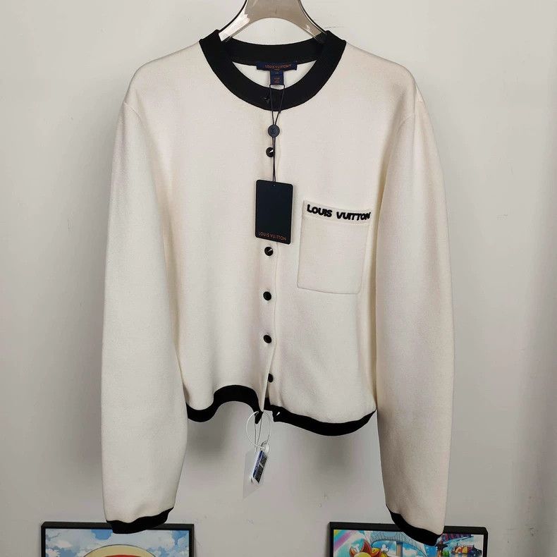 Louis Vuitton Louis Vuitton White 24 Embroidered Crew Neck Casual Sweate Size M / US 6-8 / IT 42-44 - 1 Thumbnail