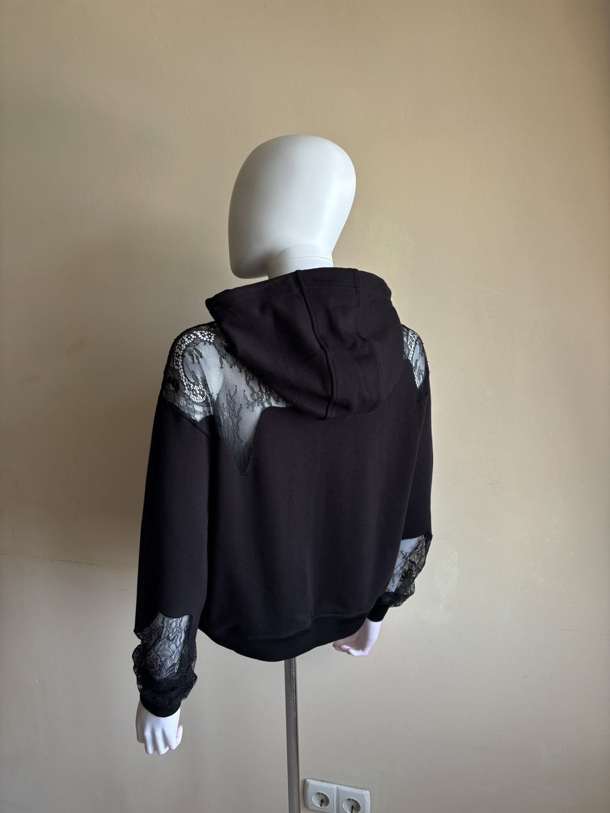 McQ Alexander McQueen McQ Alexander McQueen Cropped Hoodie with Lace Panels Size S Size S / US 4 / IT 40 - 7 Thumbnail