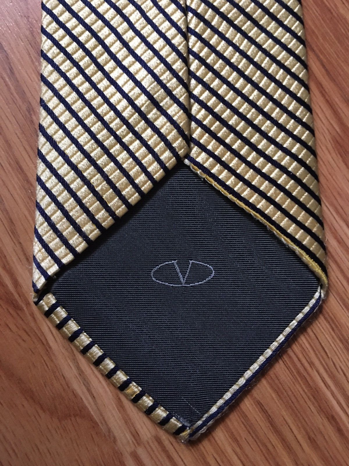 Valentino VALENTINO Cravatte Italy Gold Designer Striped Silk Mens Tie Size ONE SIZE - 3 Thumbnail