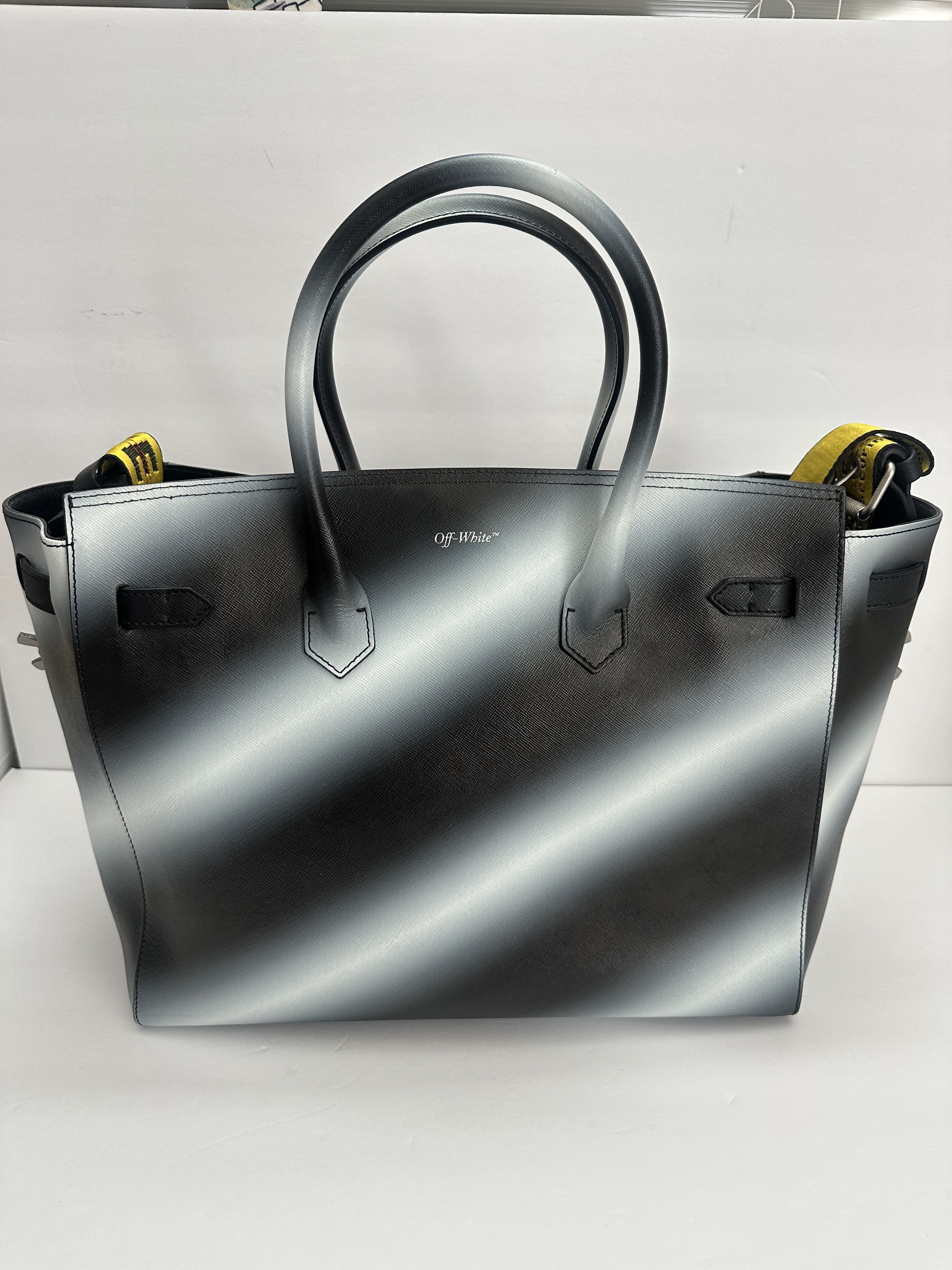 Off-White OFF-WHITE & Virgil Abloh Hand Held XL Tote Bag Size ONE SIZE - 1 Thumbnail