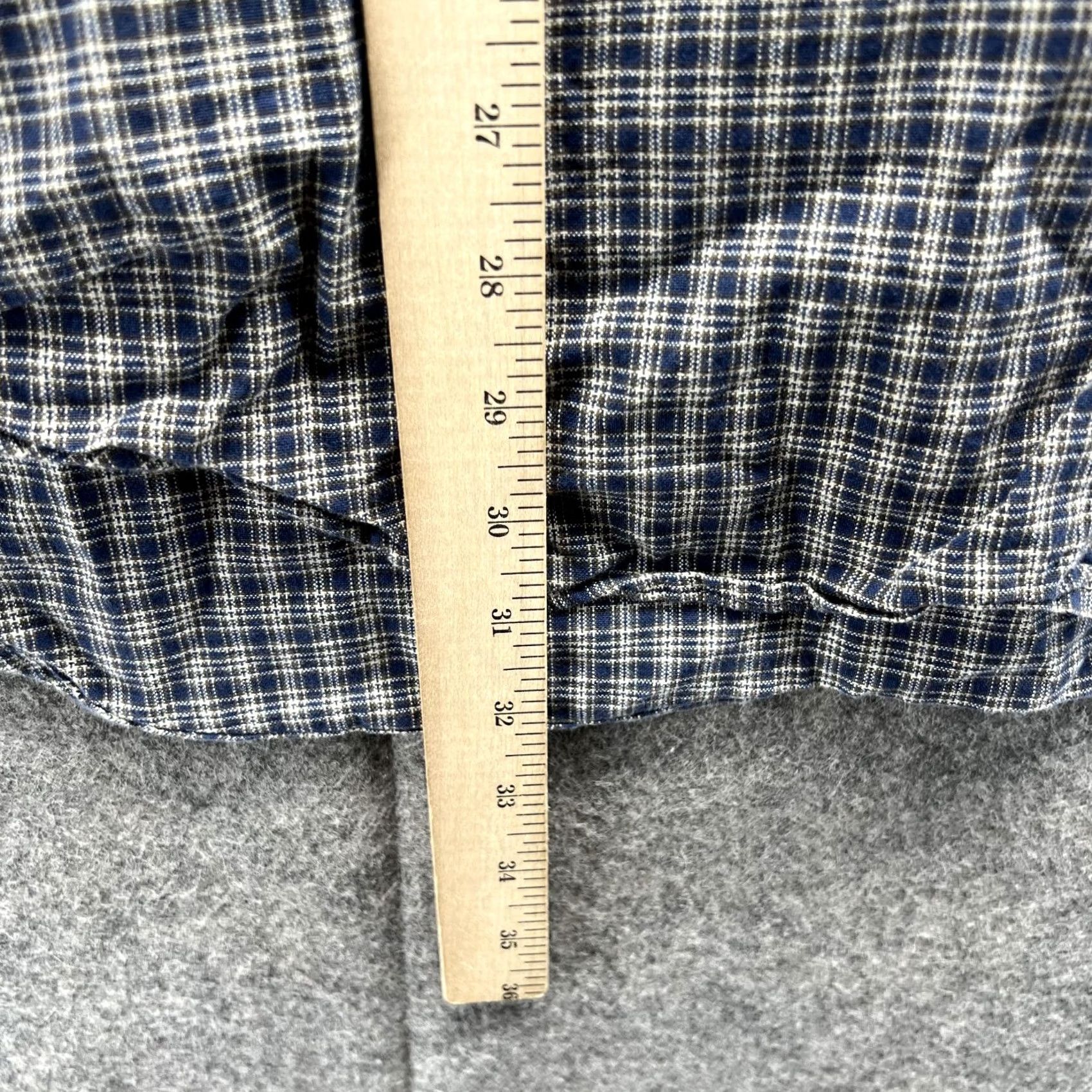 Vintage VINTAGE Columbia Shirt Men XL Plaid Gray Button-Down Casual/Business/Workwear Size US XL / EU 56 / 4 - 6 Thumbnail