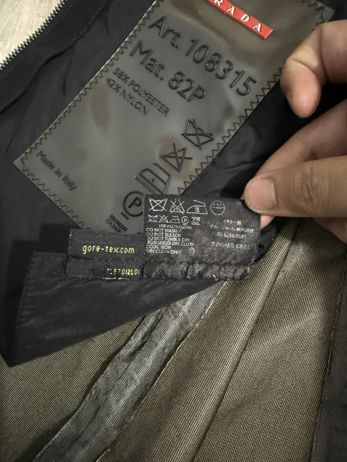 Prada Vintage prada goretex women jacket Size M / US 6-8 / IT 42-44 - 12 Thumbnail