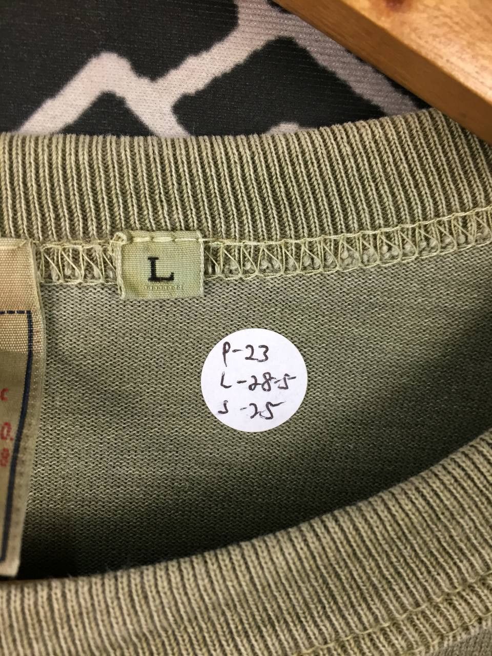 Avirex Vtg Avirex USA Peace is Cool Camo Double Layer Tee Size L Size US L / EU 52-54 / 3 - 12 Thumbnail