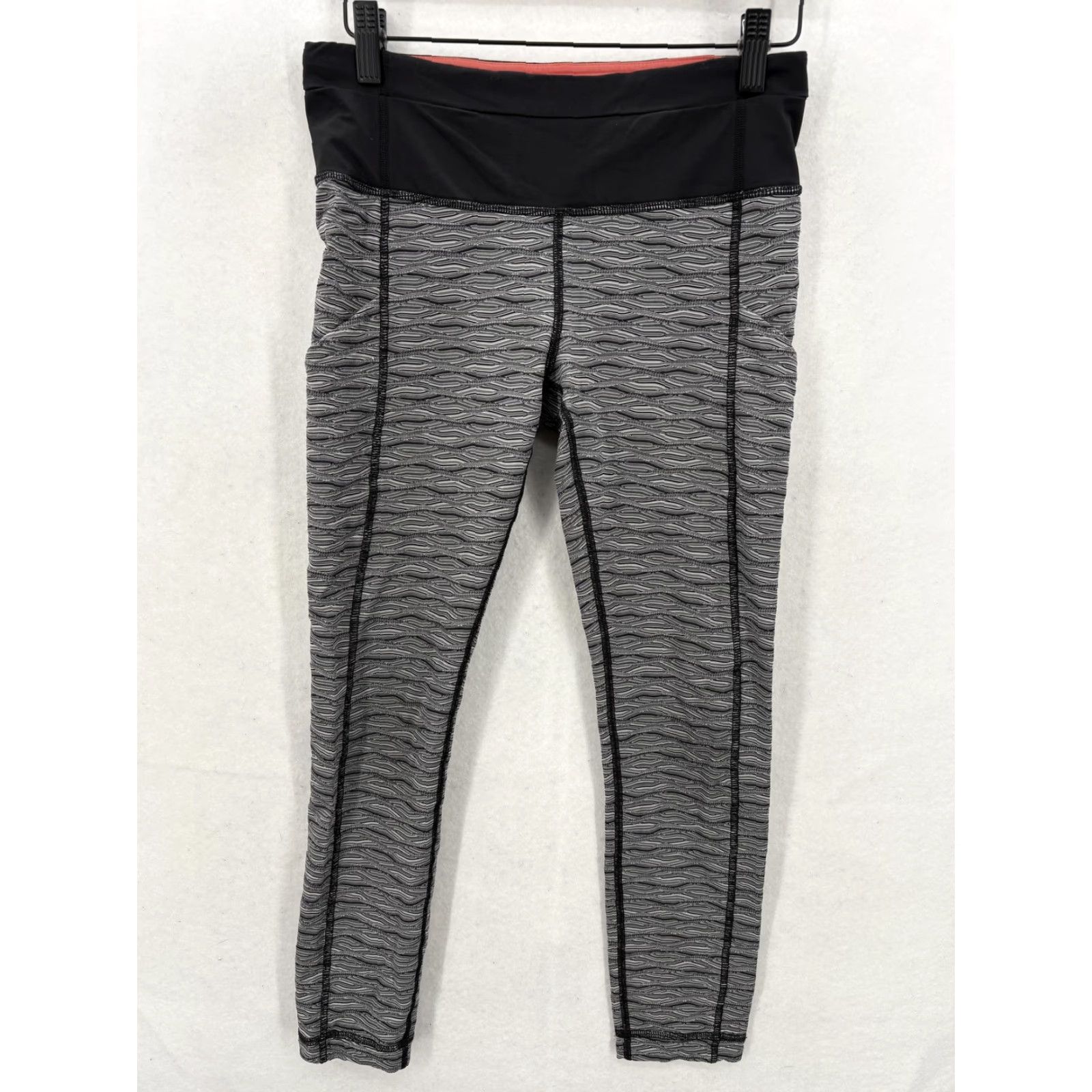 Lululemon Lululemon Pants Womens 6 Gray Wave Crop Leggings Pockets Athletic Yoga Gym Size 28" / US 6 / IT 42 - 2 Thumbnail