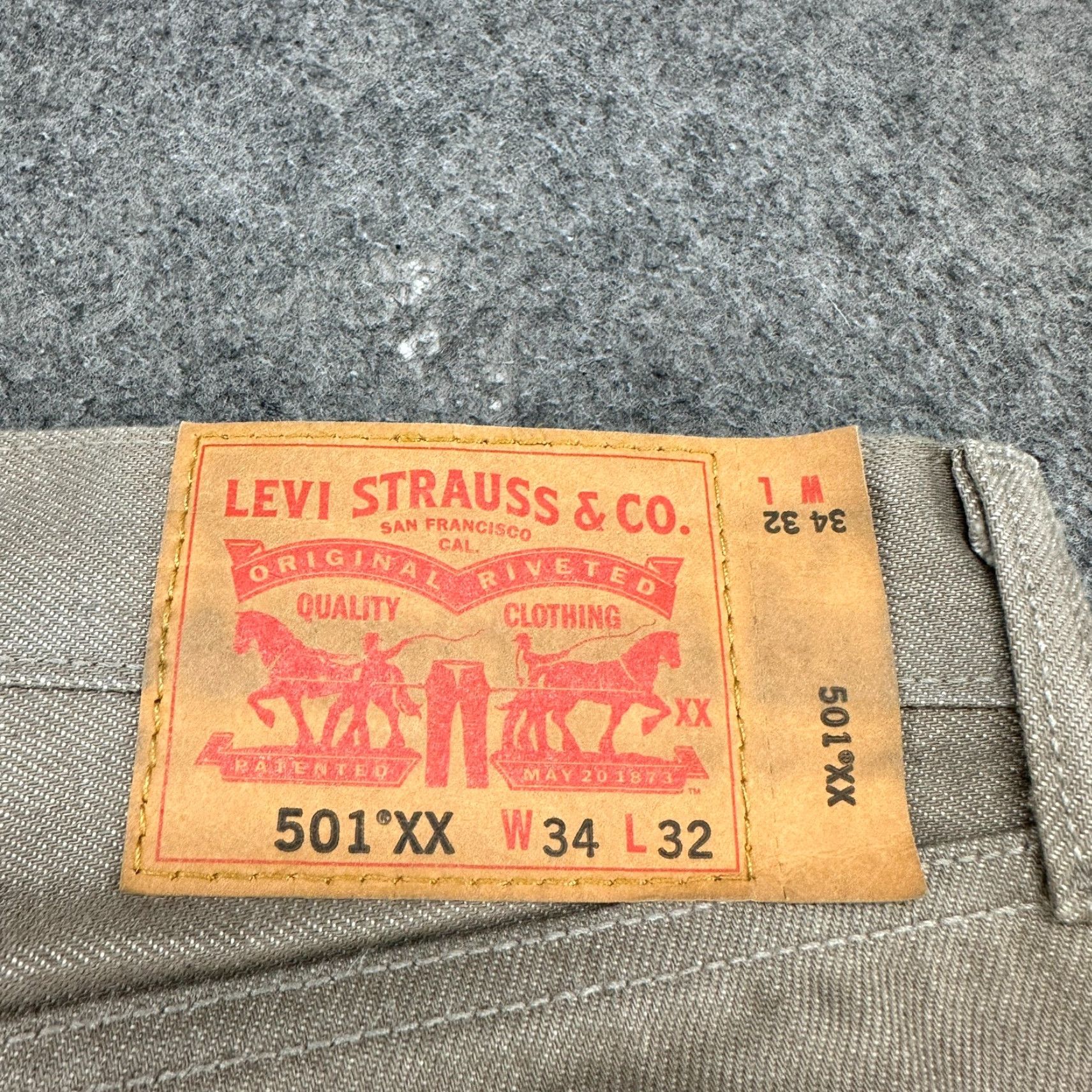 Levi's VINTAGE Levi's 501 Jeans Mens Regular Beige Light Wash Denim Straight Leg 34x32 MENS Regular Size US 34 / EU 50 - 4 Thumbnail