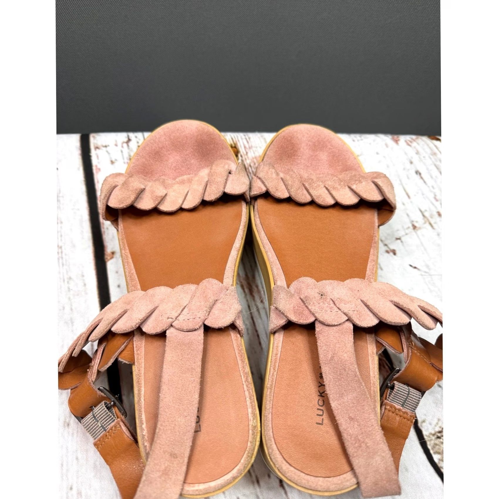 Lucky Brand Lucky Brand Vellenora Sandals Womens Pink Suede Scalloped Platform Wedge Buckle 7.5 M 38 Size US 8 / IT 38 - 4 Thumbnail