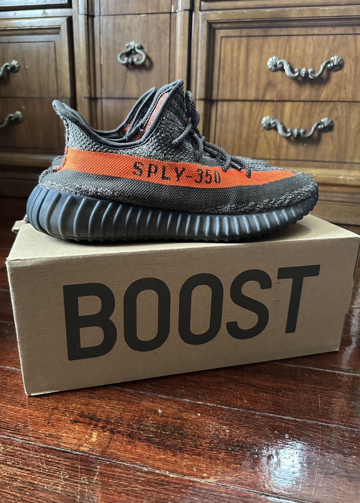 Yeezy ADIDAS YEEZY BOOST 350 V2 CARBON BELUGA 12.5 HQ7045 Size US 12.5 / EU 45-46 - 5 Thumbnail