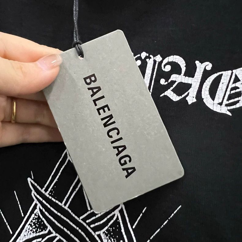 Balenciaga Balenciaga Gothic logo printed short sleeves Size US L / EU 52-54 / 3 - 2 Thumbnail
