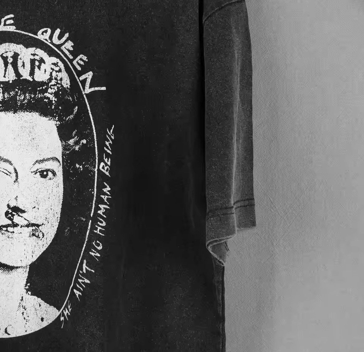 Japanese Brand × Vintage God Save The Queen "Sex Pistols" Graphic Printed Cott Tshirt Size US S / EU 44-46 / 1 - 2 Thumbnail