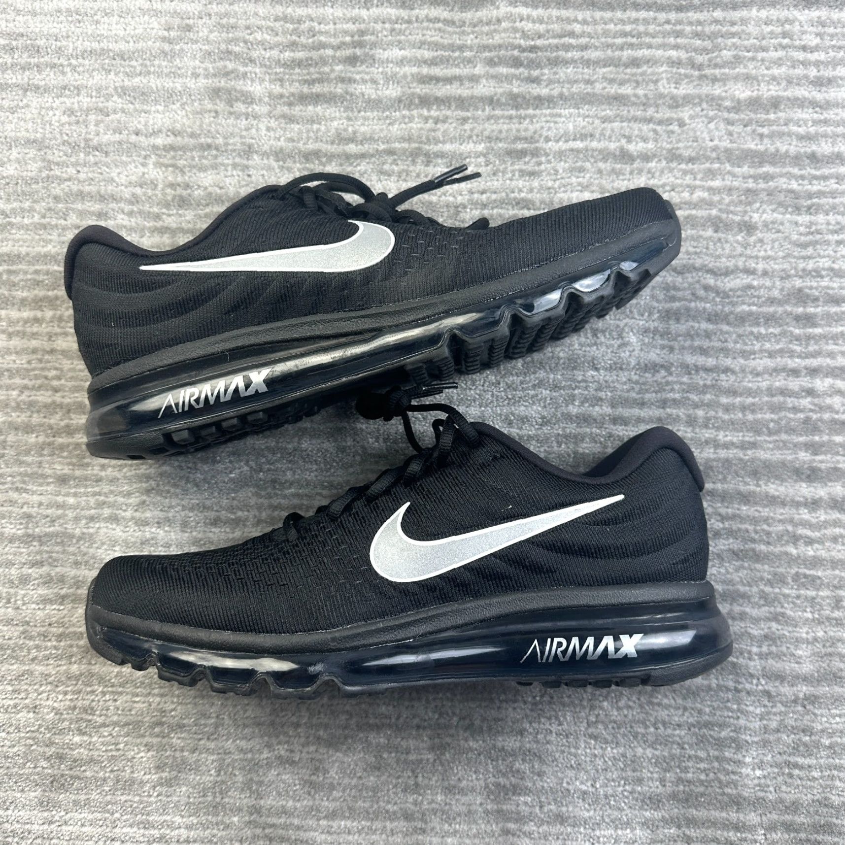 Nike Nike Air Max 2017 Low Top Shoes Sneakers Mens 10 Black Size US M / EU 48-50 / 2 - 2 Thumbnail