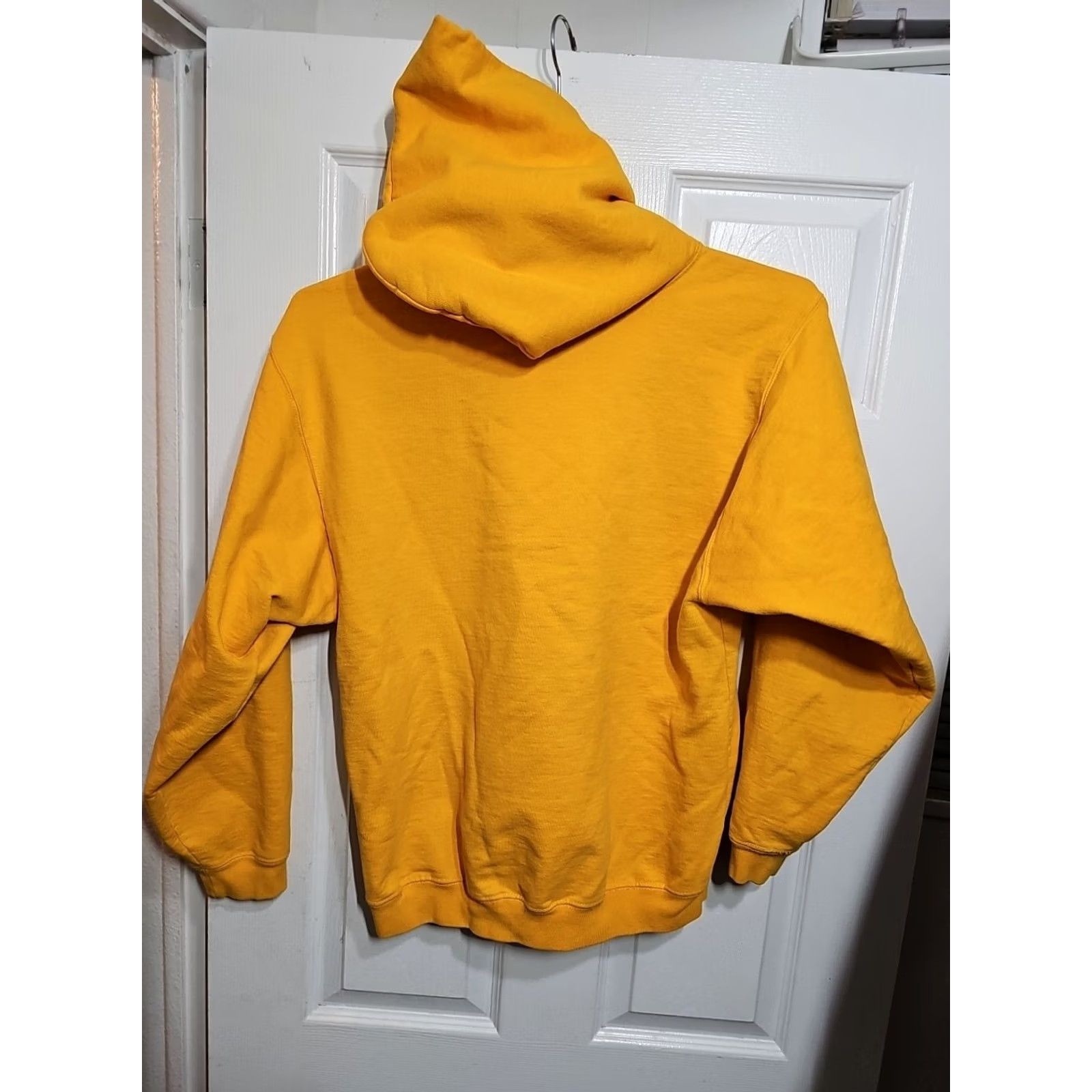 Vintage VINTAGE University Of Washington Hoodie Mens Small Yellow Logo Pullover Distressed Chest 20.5 Length 25.5 Size US S / EU 44-46 / 1 - 4 Thumbnail