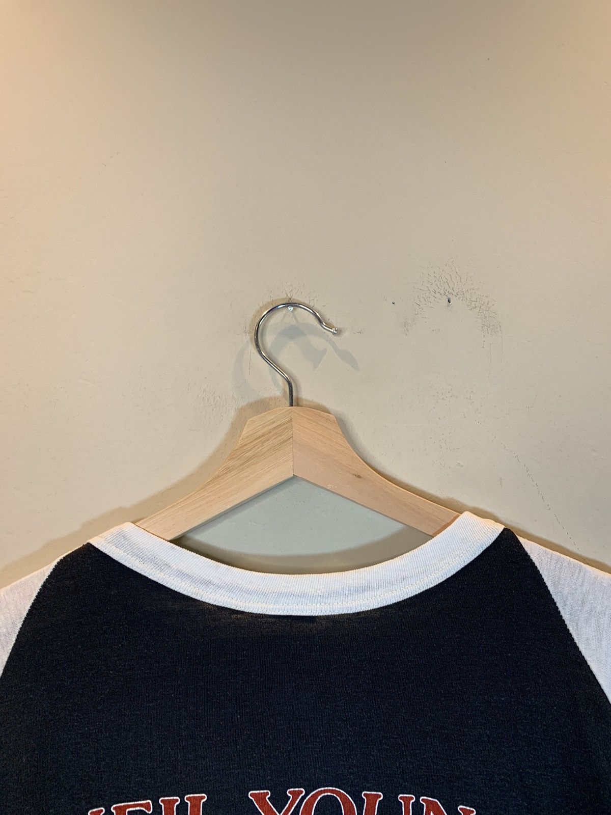 Band Tees RARE* Vintage 1983 Neil Young Solo Tour Single Stitch Raglan Size US L / EU 52-54 / 3 - 6 Thumbnail