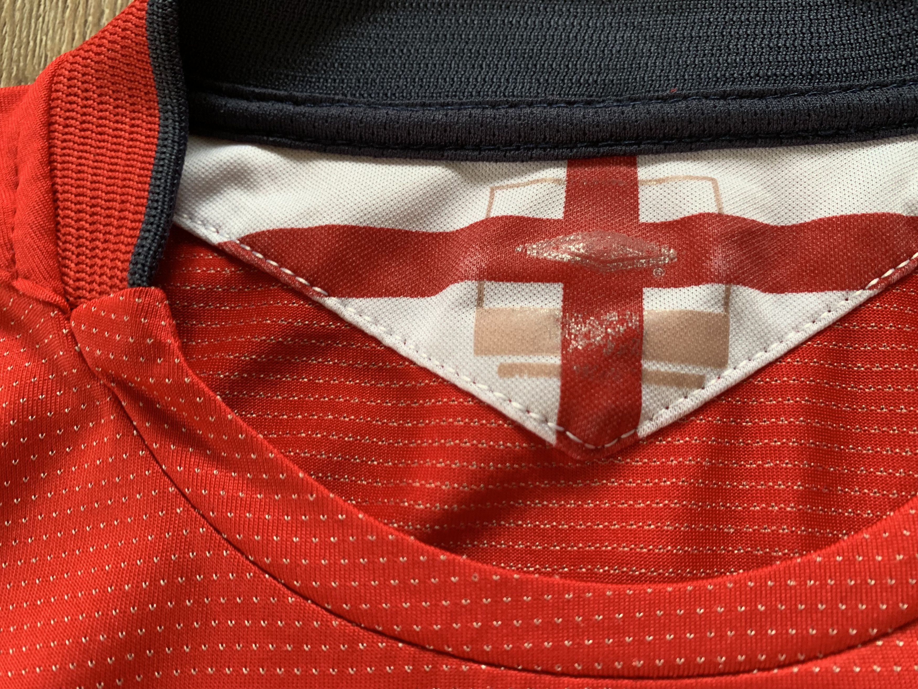 Umbro Vintage Umbro England Away Soccer Jersey 2004-2006 Size US S / EU 44-46 / 1 - 6 Thumbnail