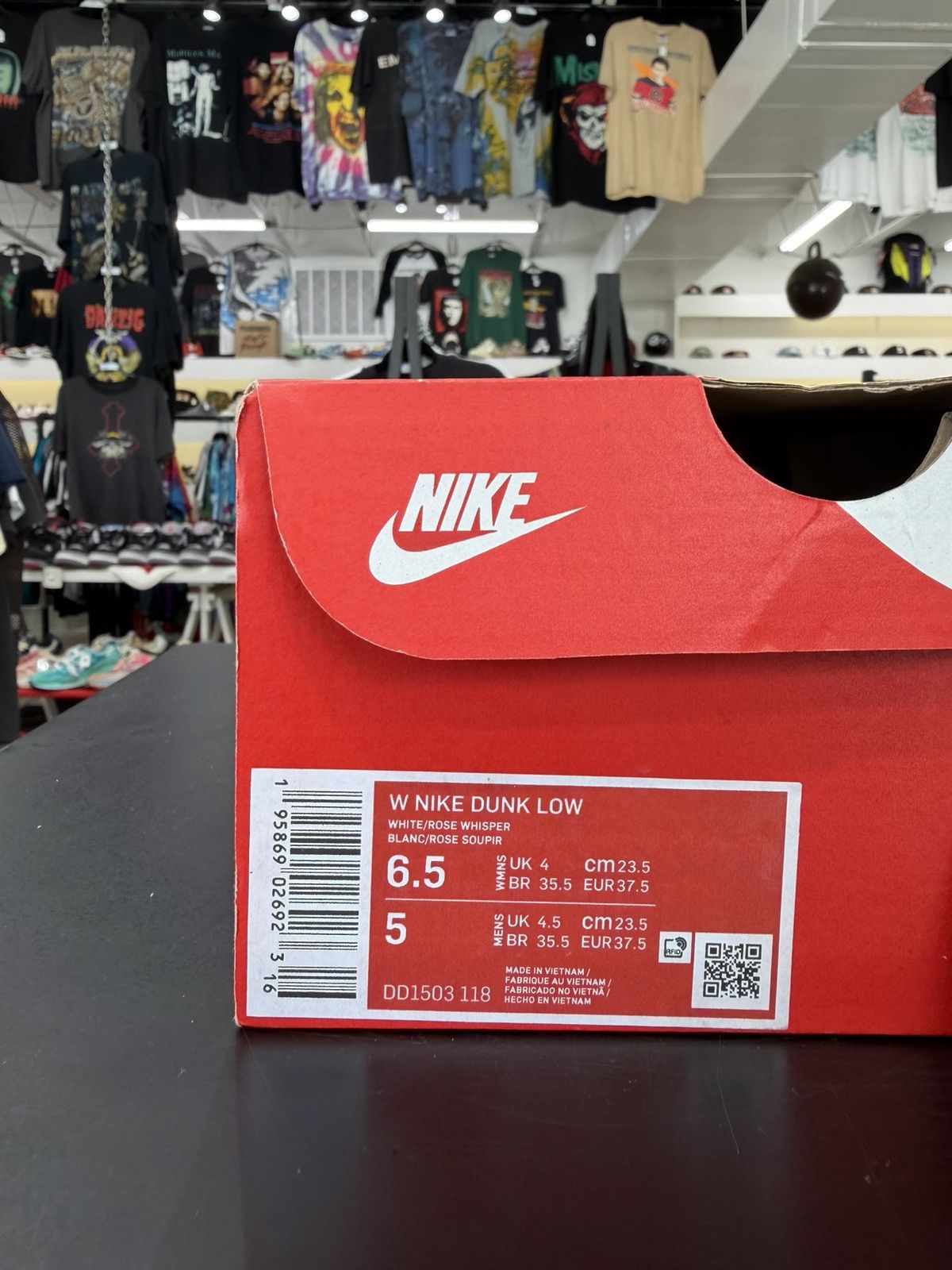 Nike Nike Dunk Low Rose Whisper Size 6.5W/5M (2022) Size US 5 / EU 37 - 12 Thumbnail