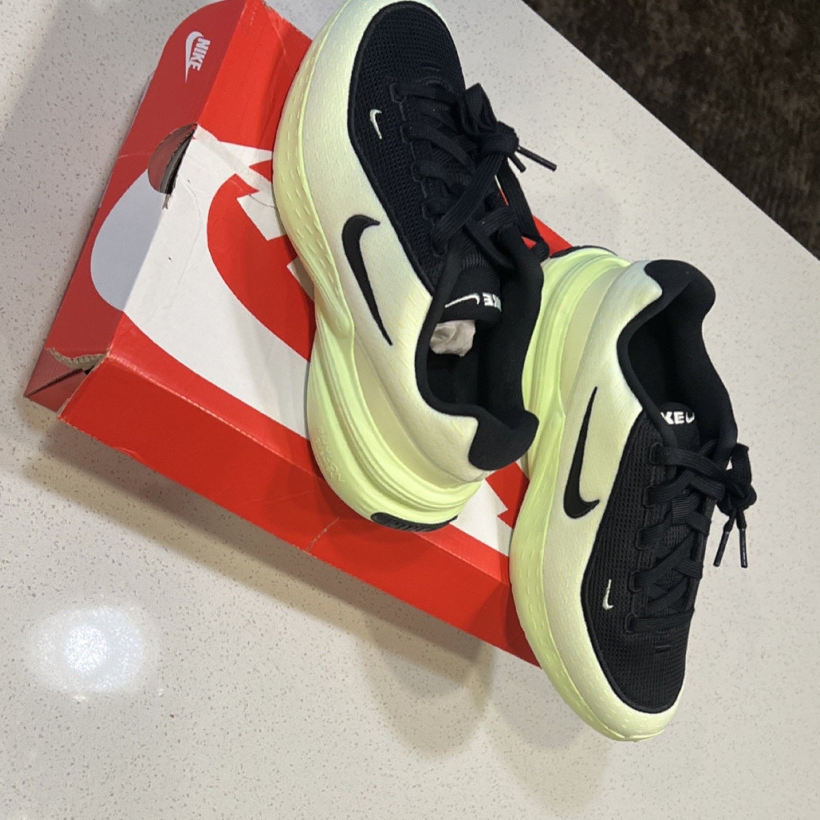 Nike Nike Uplift SC (GS) Black Barely Volt Youth Athletic (SZ 6Y) Size US 8 / IT 38 - 5 Thumbnail