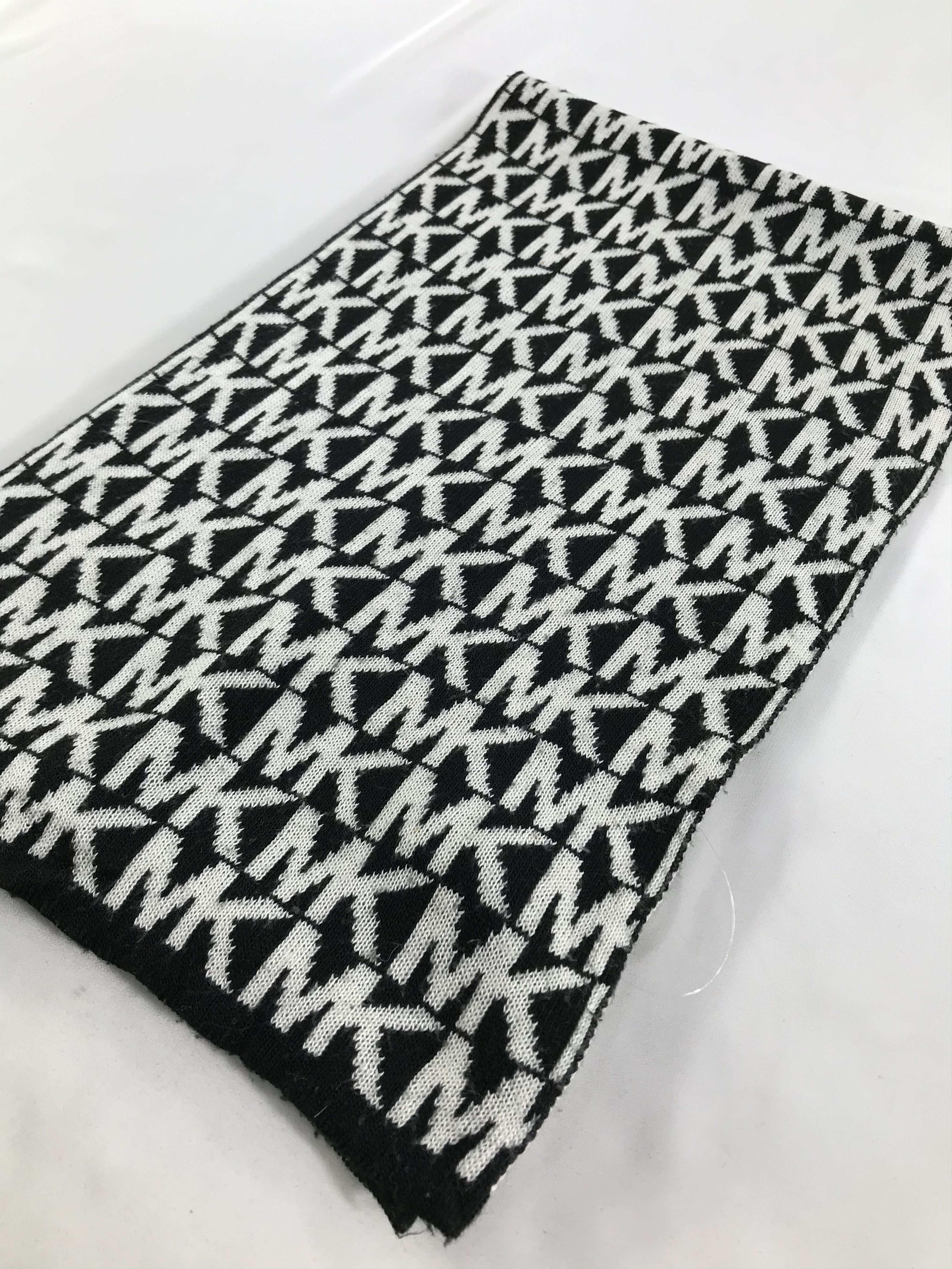 Michael Kors Vintage Michael Kors Scarf/Muffler/Neckwear MF1346 Size ONE SIZE - 3 Thumbnail