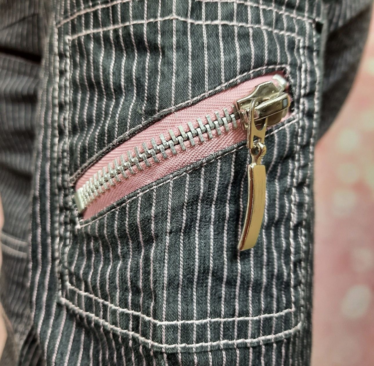 Vintage Y2K Fitted Shrunken Jacket With Zippers Grey Pink Pinstripe Size S / US 4 / IT 40 - 3 Thumbnail
