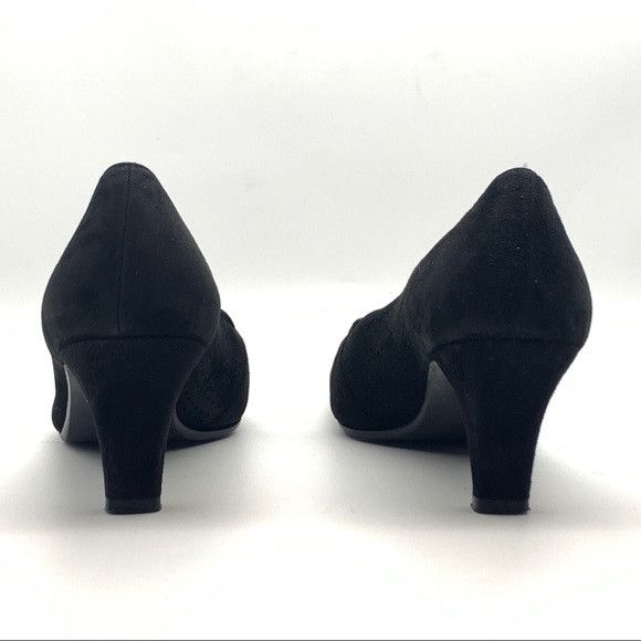 Stuart Weitzman Stuart Weitzman Vintage Perforated Black Suede Pump Size US 9 / IT 39 - 8 Thumbnail