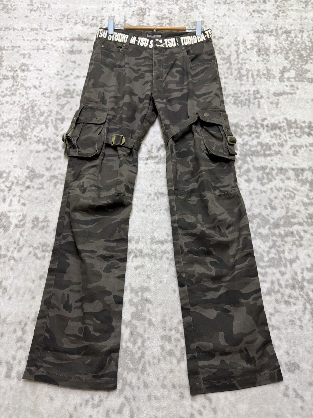 GOA BA-TSU STUDIO Camo Multi Pocket Punk Cargo Pants Size US 29 - 1 Thumbnail