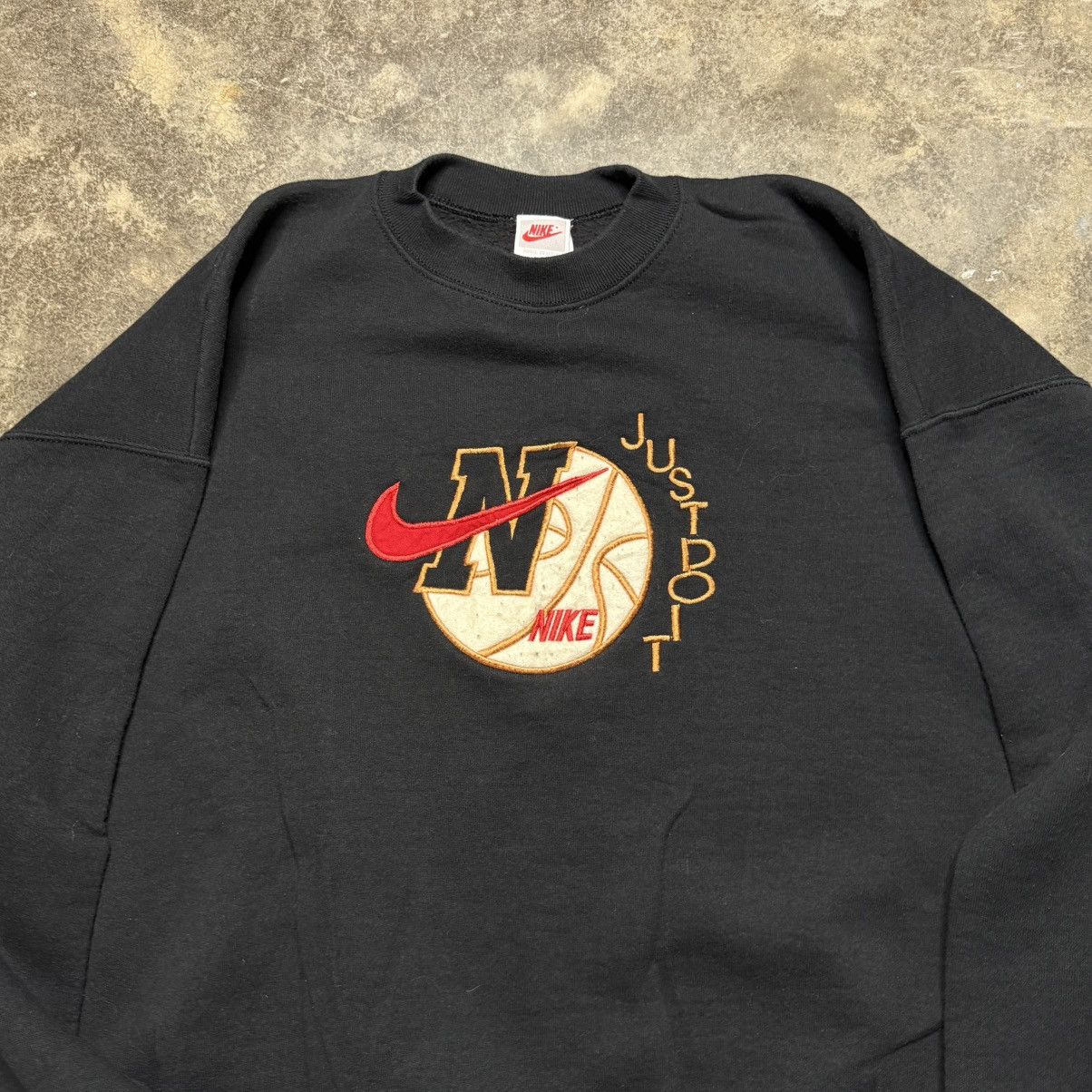 Vintage vintage 90s nike basketball baggy black sweatshirt Size US XXL / EU 58 / 5 - 2 Thumbnail