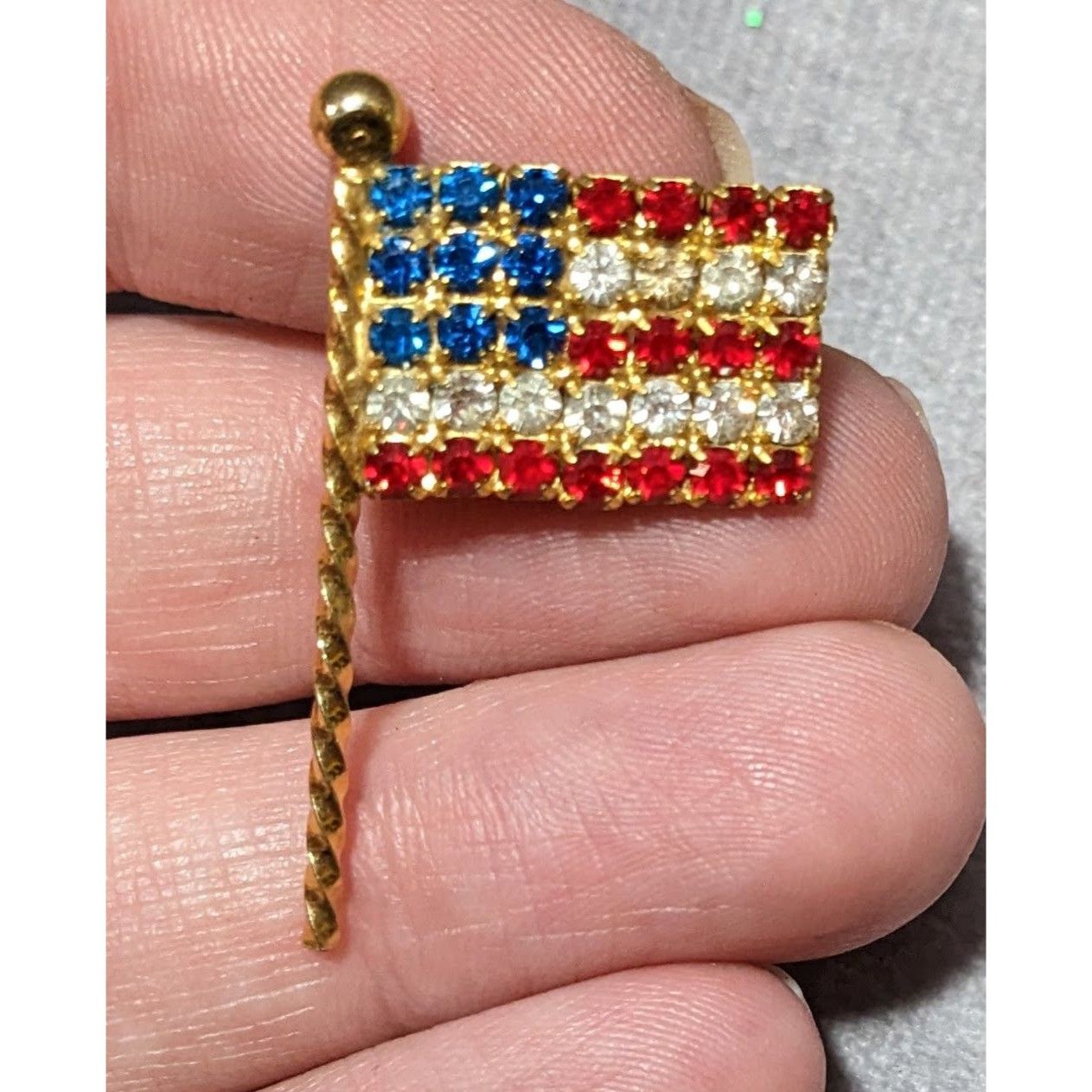 Other Vintage Gold Tone Rhinestone American Flag Brooch Size ONE SIZE - 5 Thumbnail